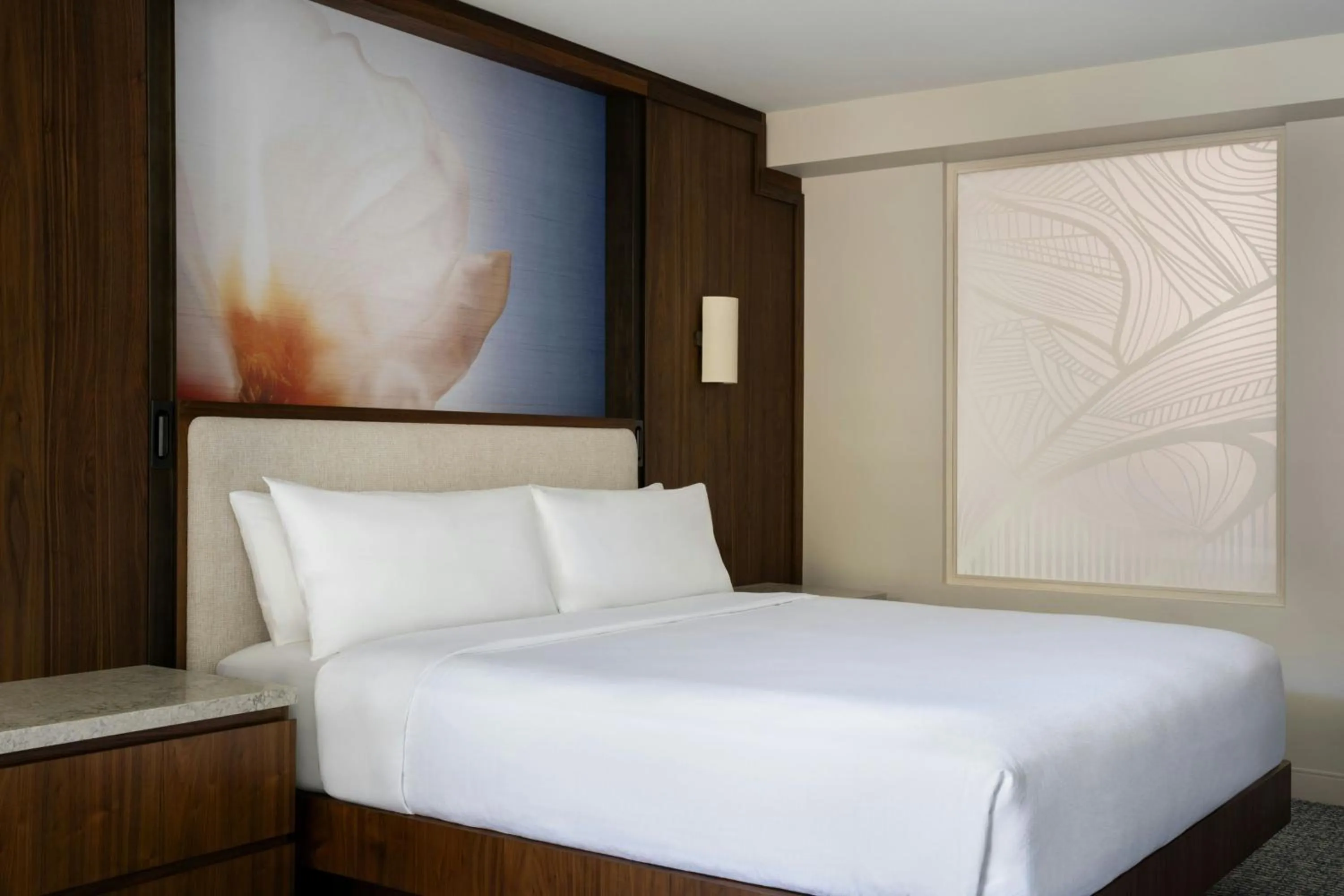 Photo of the whole room, Bed in Waikoloa Beach Marriott Resort & Spa