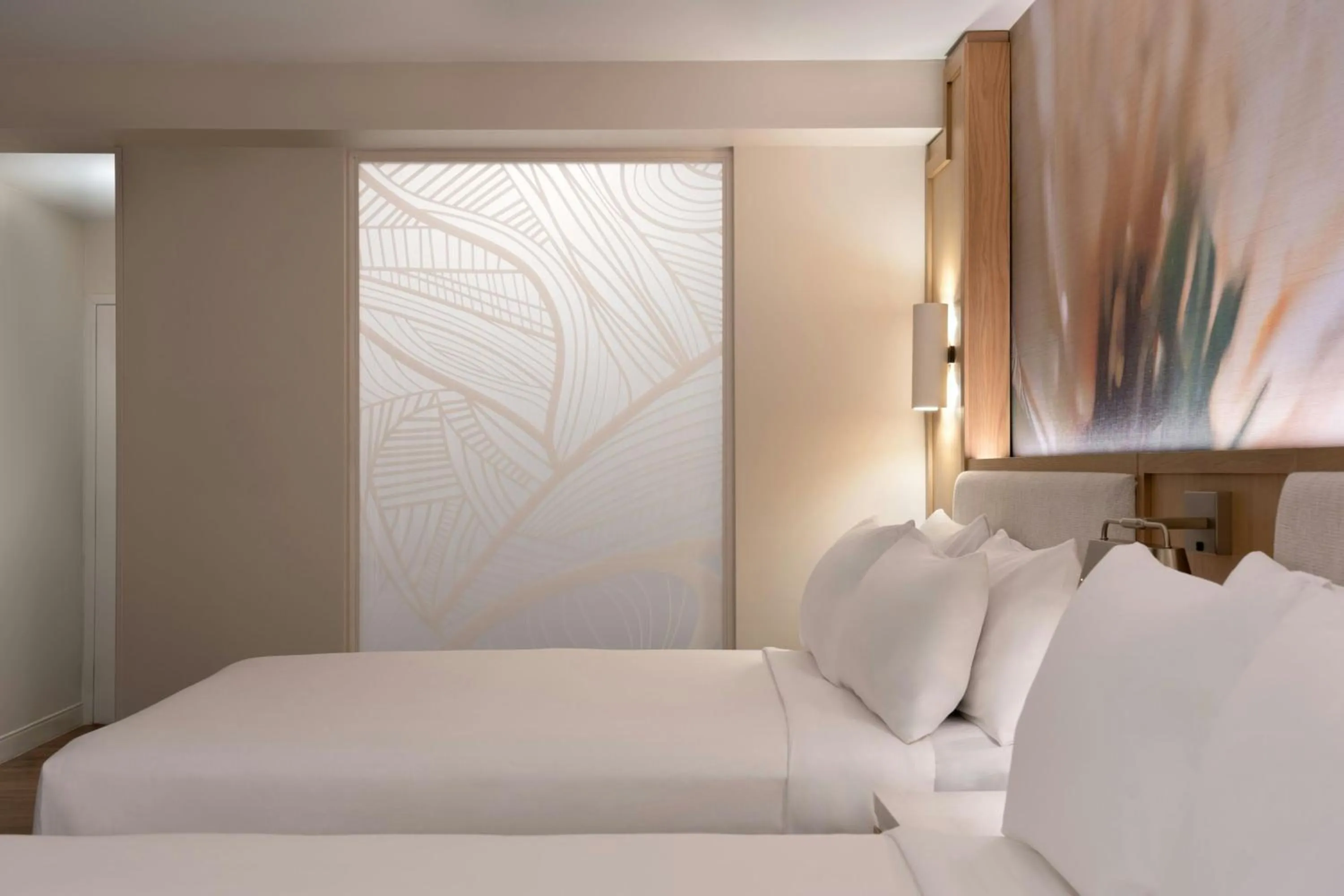 Photo of the whole room, Bed in Waikoloa Beach Marriott Resort & Spa