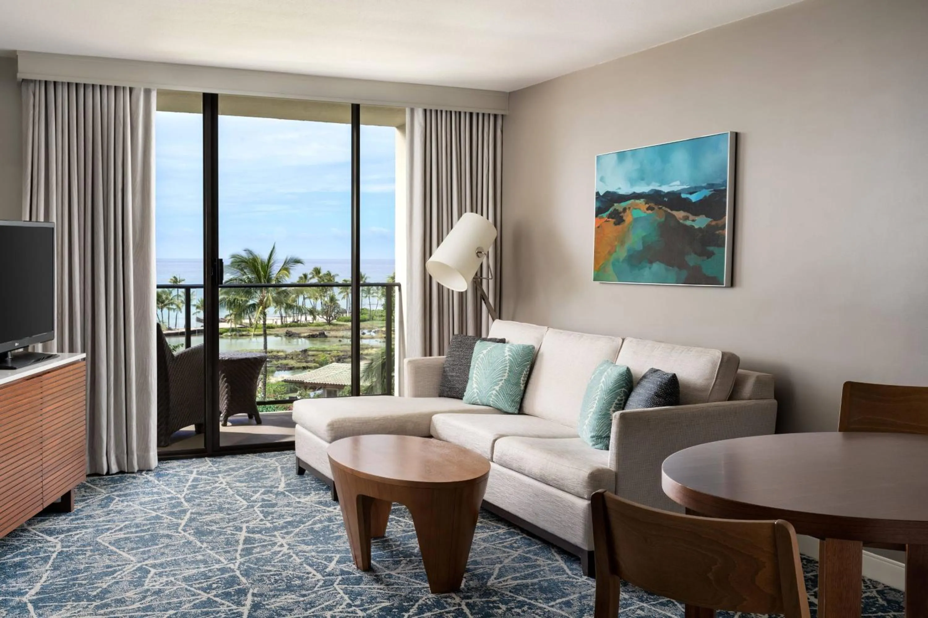Living room in Waikoloa Beach Marriott Resort & Spa