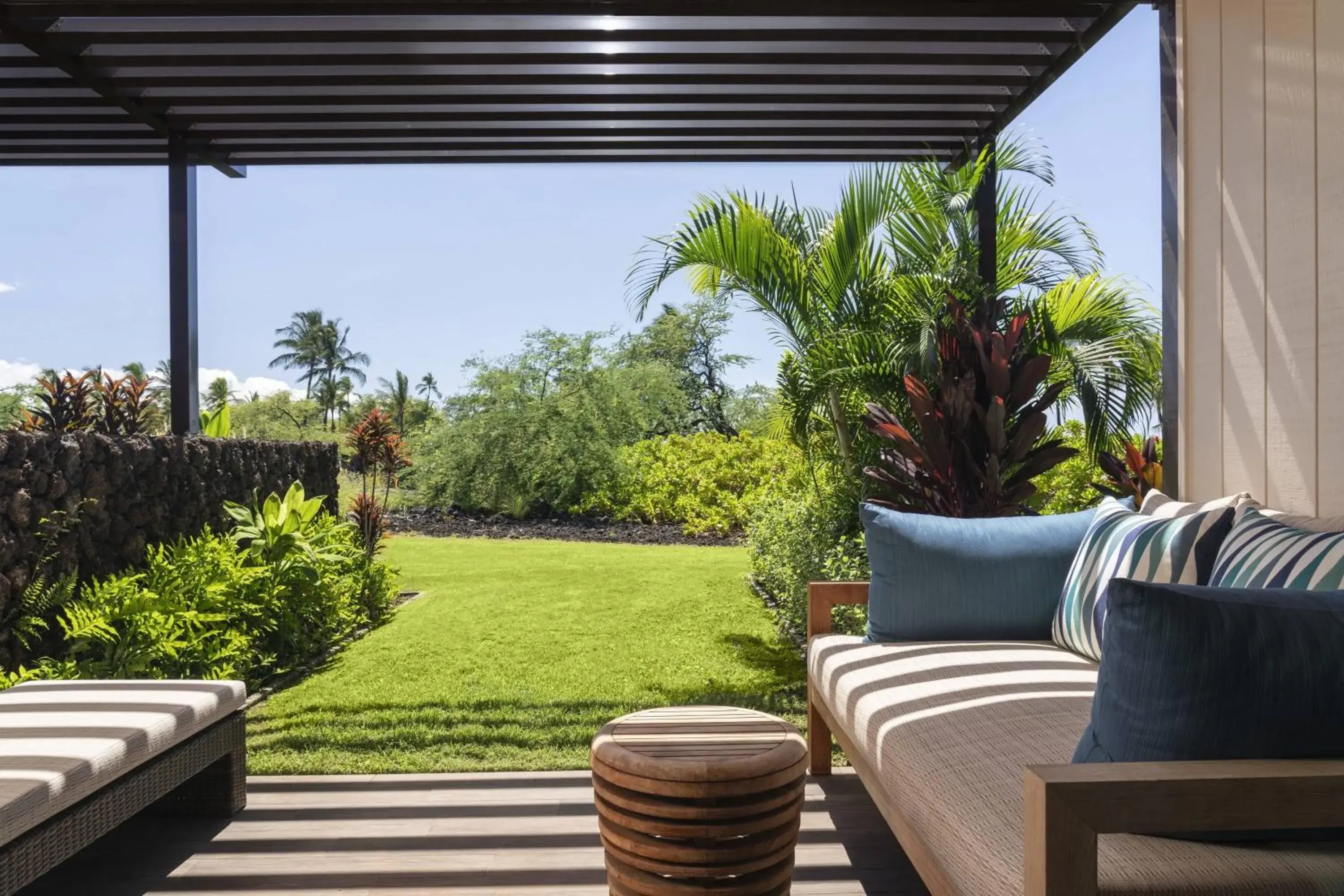 Na Hale Oceanfront Room, Larger Guest room, Na Hale Building, 1 King bed in Waikoloa Beach Marriott Resort & Spa Na Hale Oceanfront Room, Larger Guest room, Na Hale Building, 1 King bed in Waikoloa Beach Marriott Resort & Spa