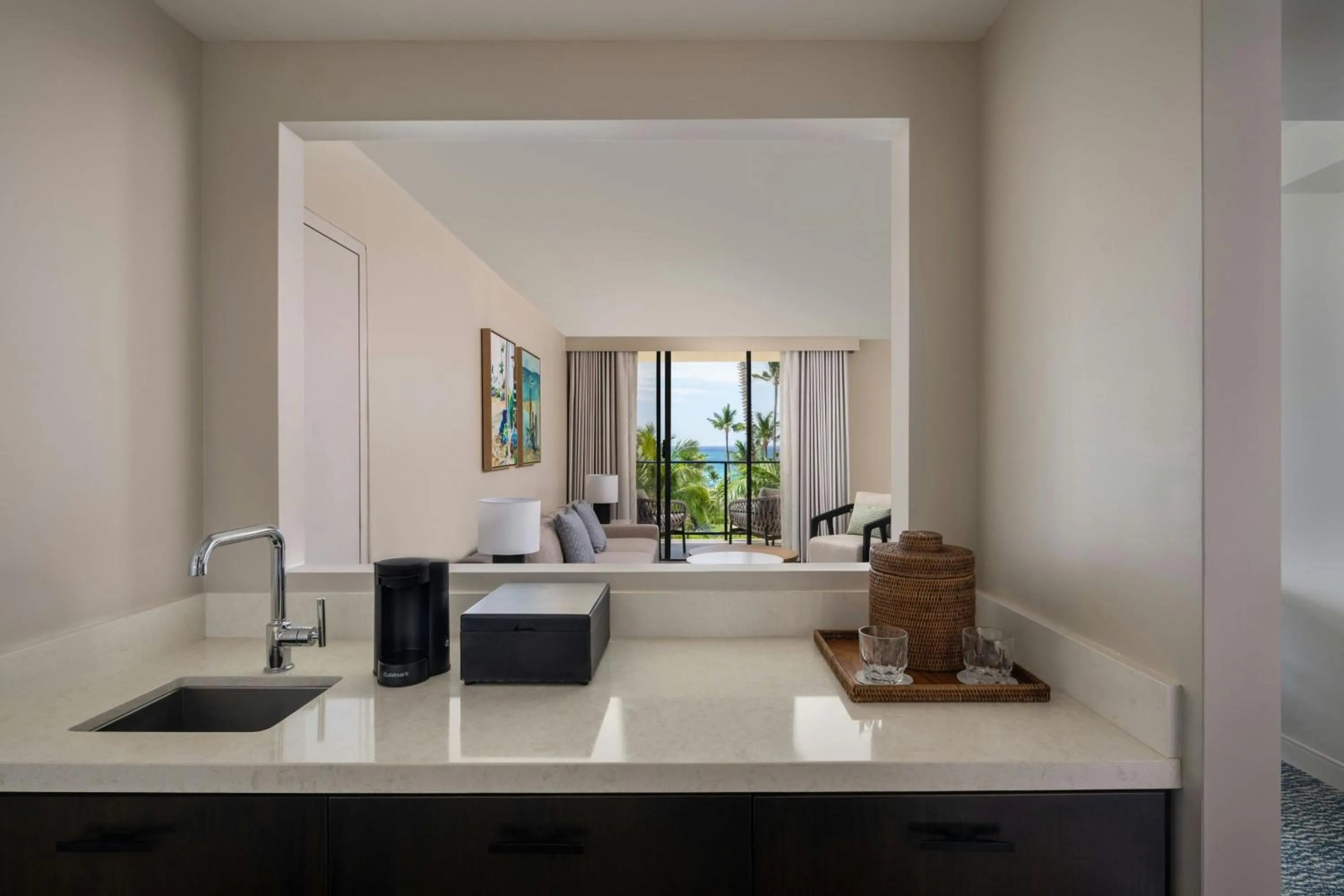 Lounge or bar in Waikoloa Beach Marriott Resort & Spa