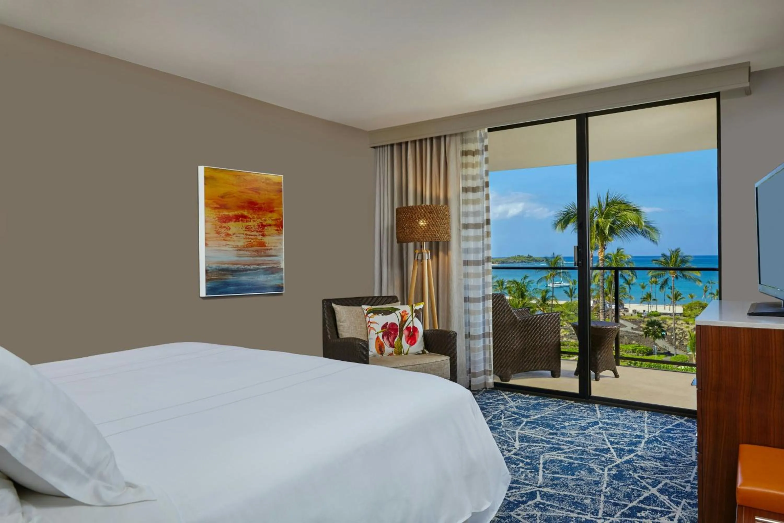 Photo of the whole room, Bed in Waikoloa Beach Marriott Resort & Spa