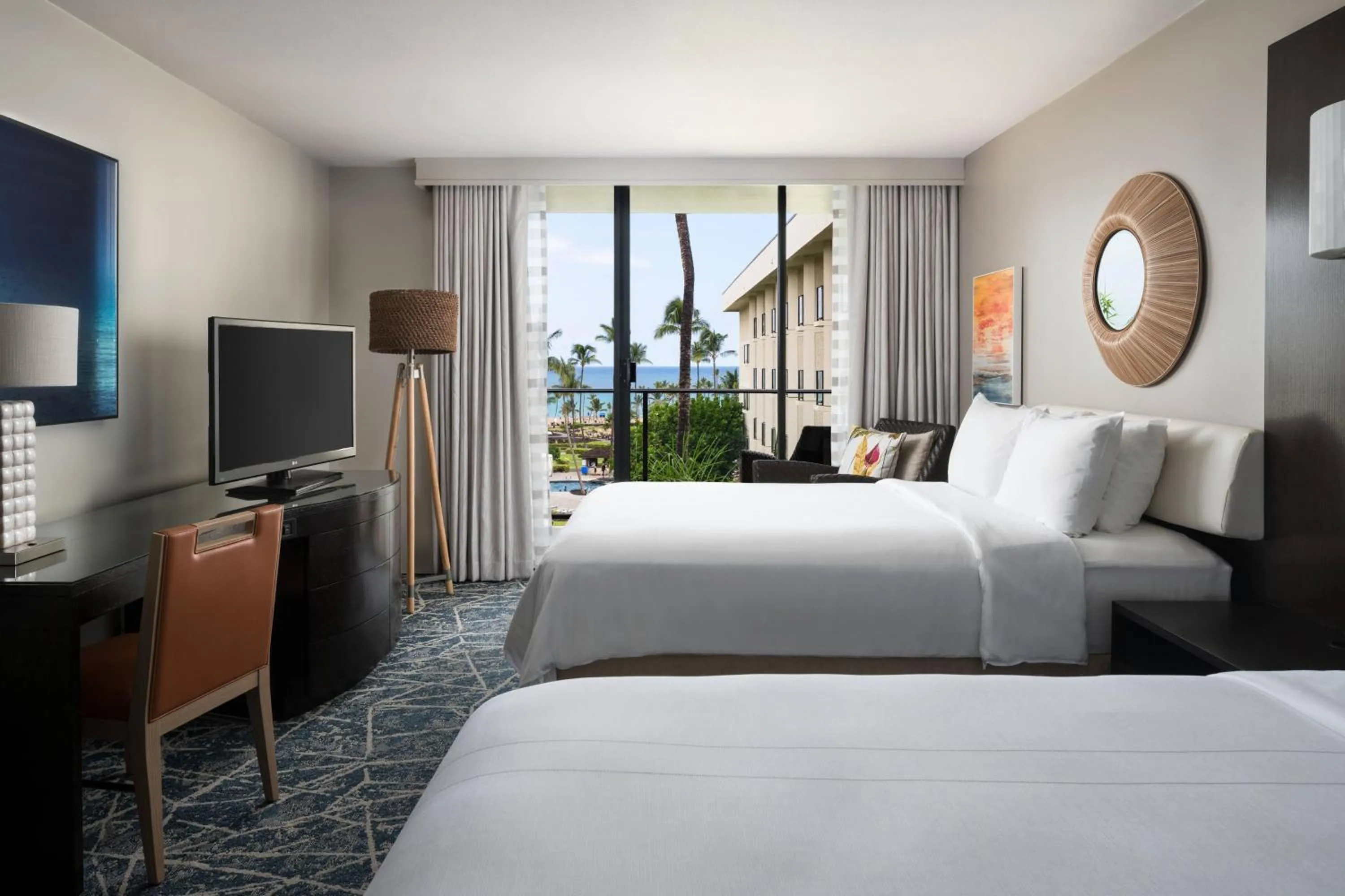 Photo of the whole room, Bed in Waikoloa Beach Marriott Resort & Spa