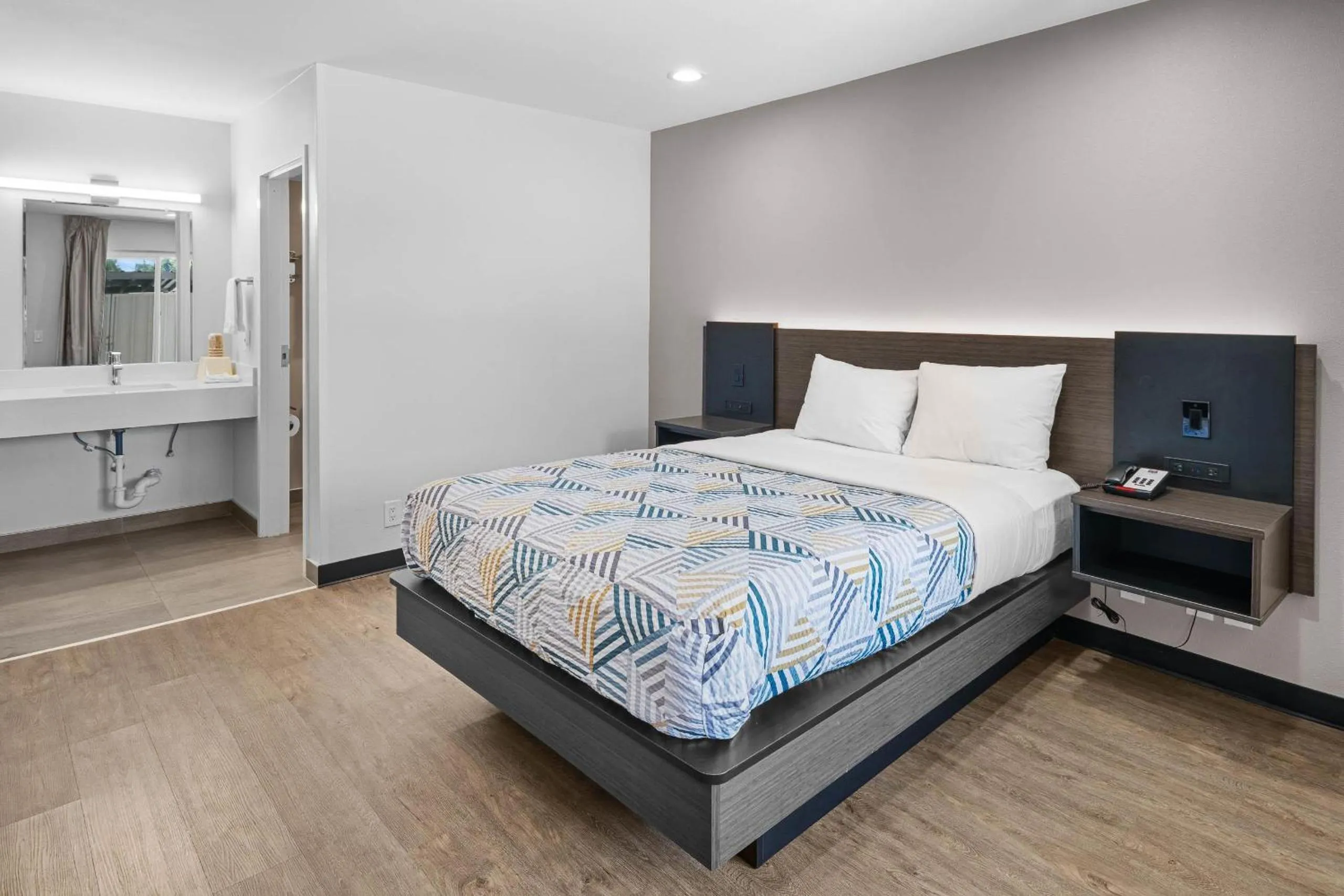 Bedroom, Bed in Motel 6-La Mesa, CA