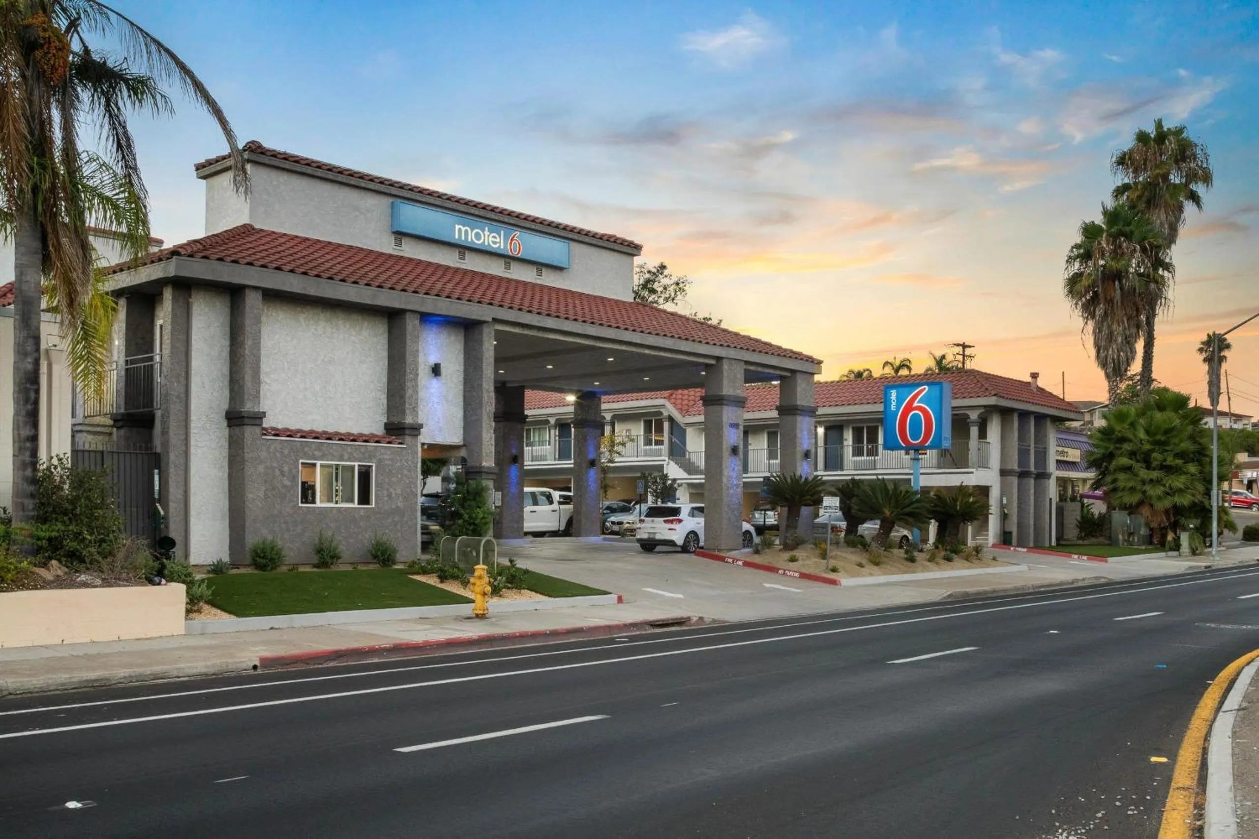 Property building in Motel 6-La Mesa, CA