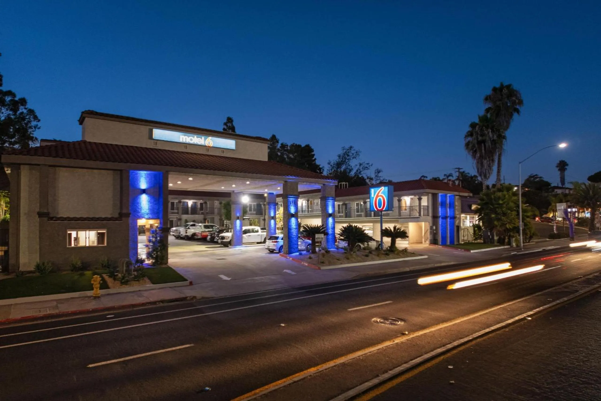 Property building in Motel 6-La Mesa, CA