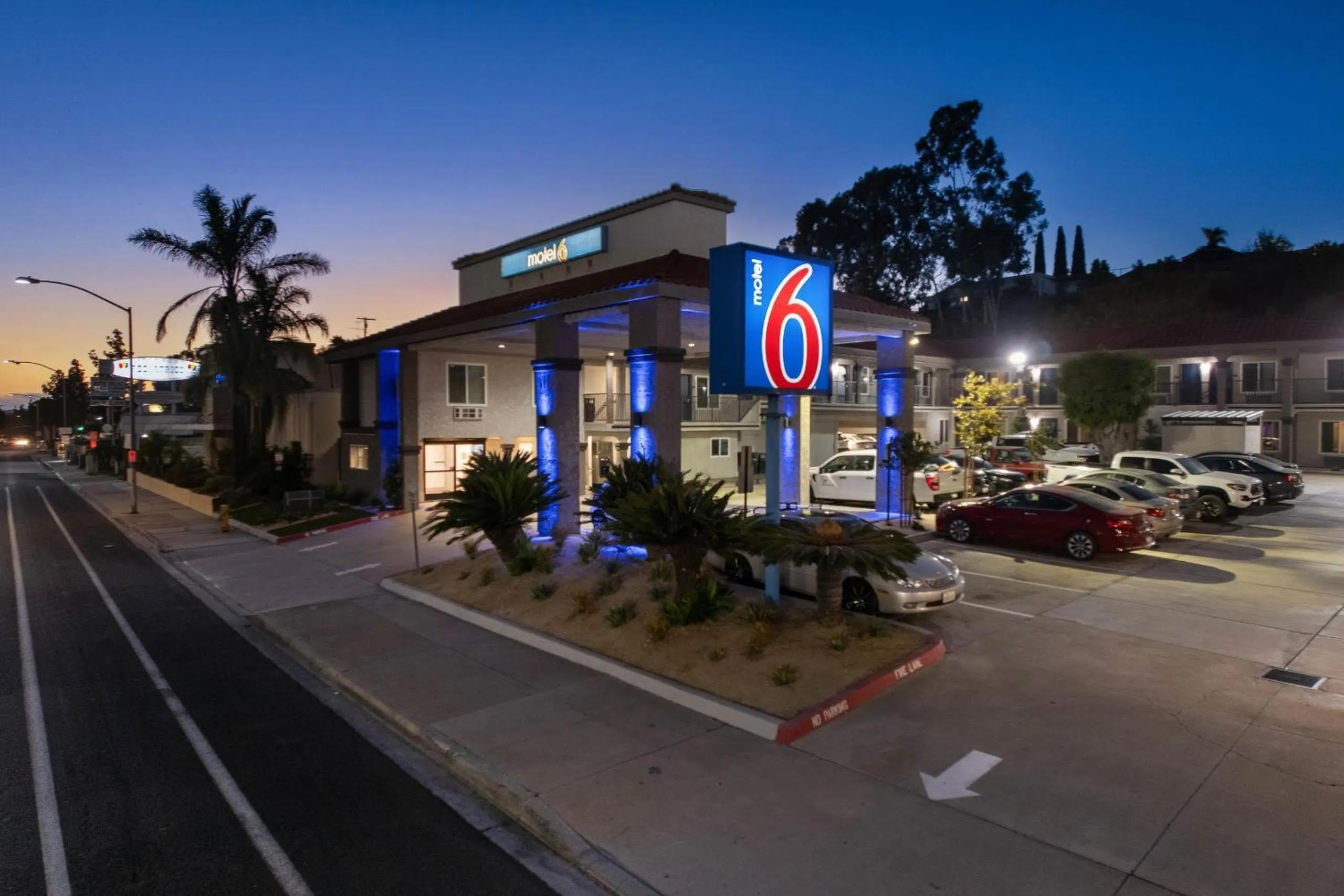 Property building in Motel 6-La Mesa, CA