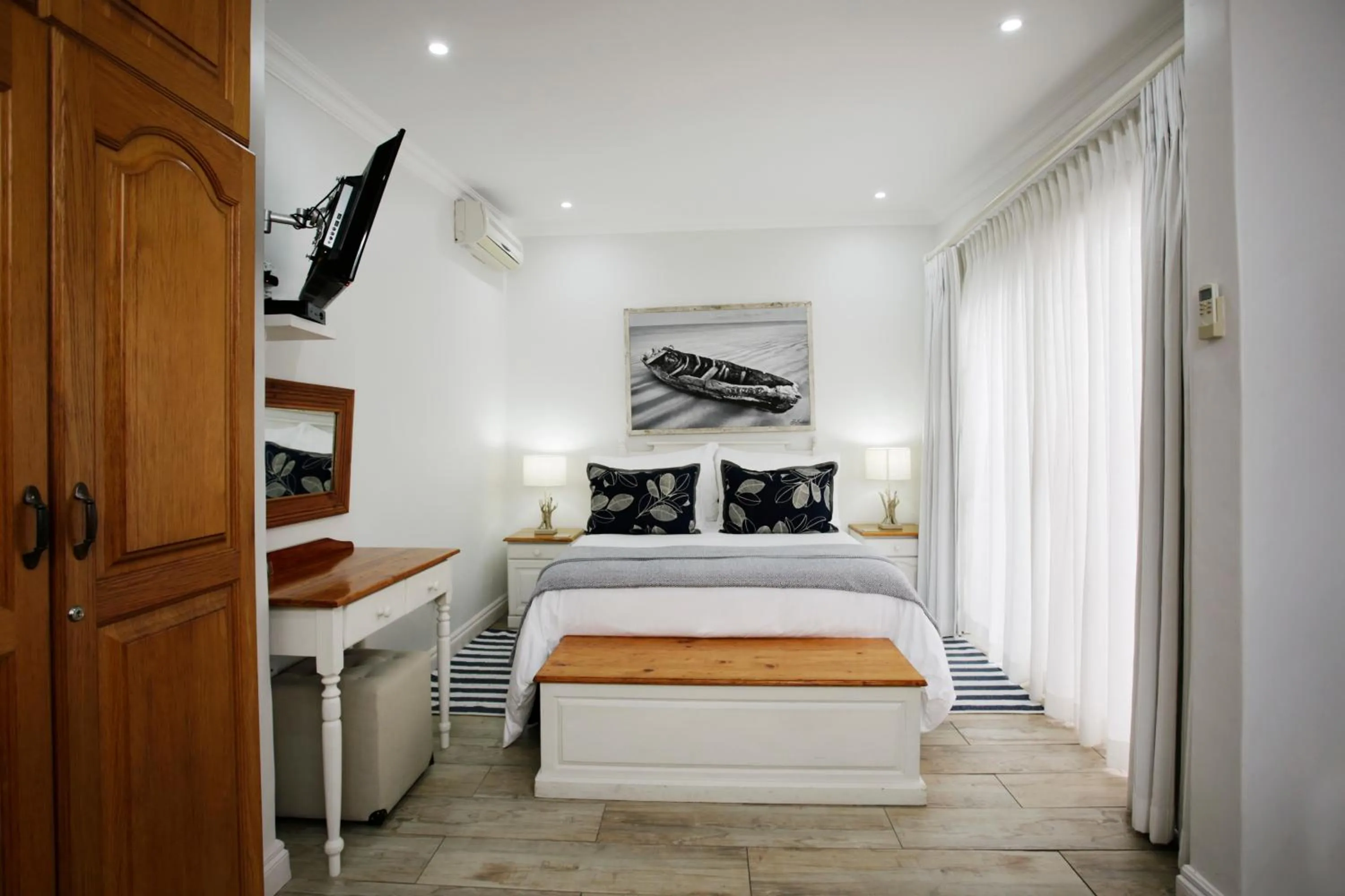 Bed in Ocean Hideaway Bed and Breakfast