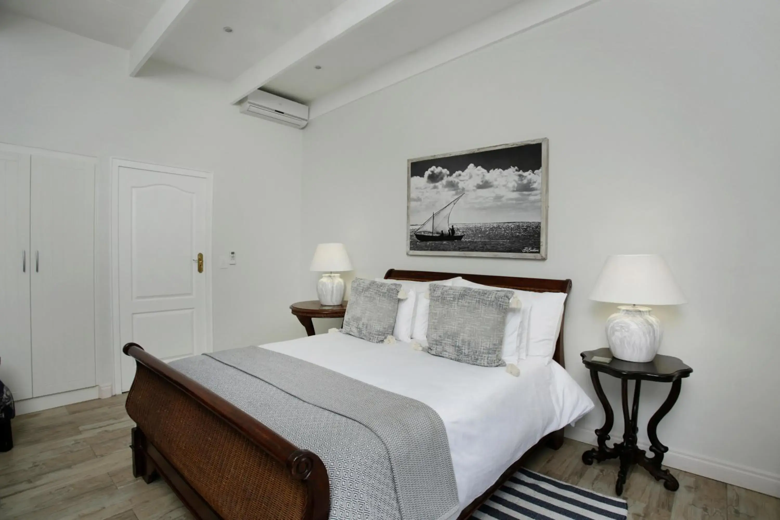 Deluxe Queen Room - single occupancy in Ocean Hideaway Bed and Breakfast Deluxe Queen Room - single occupancy in Ocean Hideaway Bed and Breakfast