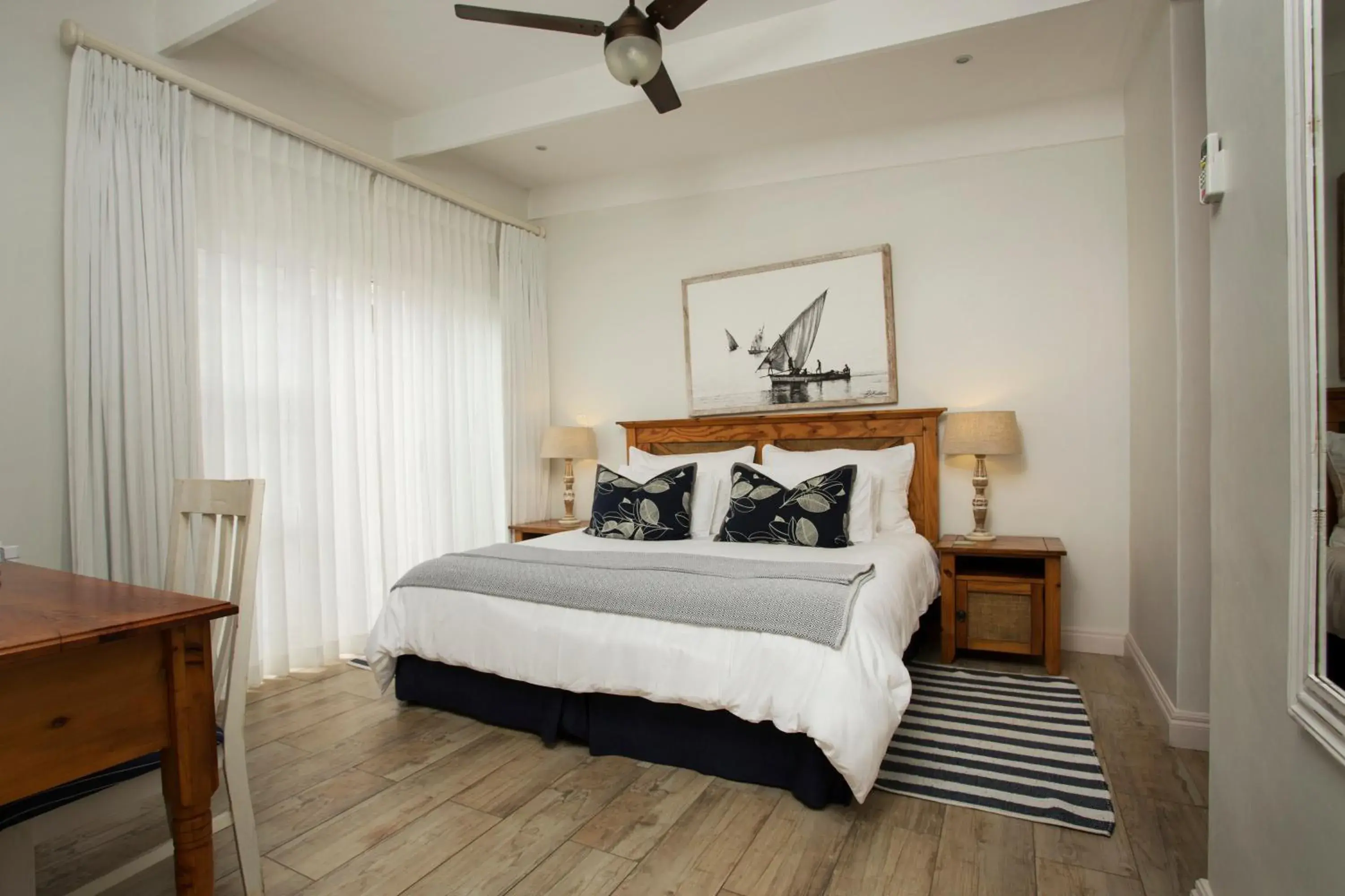 Deluxe Double Room with Shower - single occupancy in Ocean Hideaway Bed and Breakfast Deluxe Double Room with Shower - single occupancy in Ocean Hideaway Bed and Breakfast