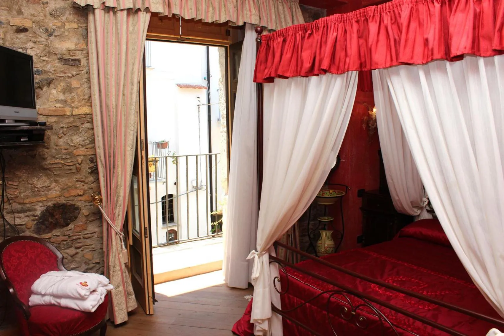 Bedroom in Principe Di Scilla