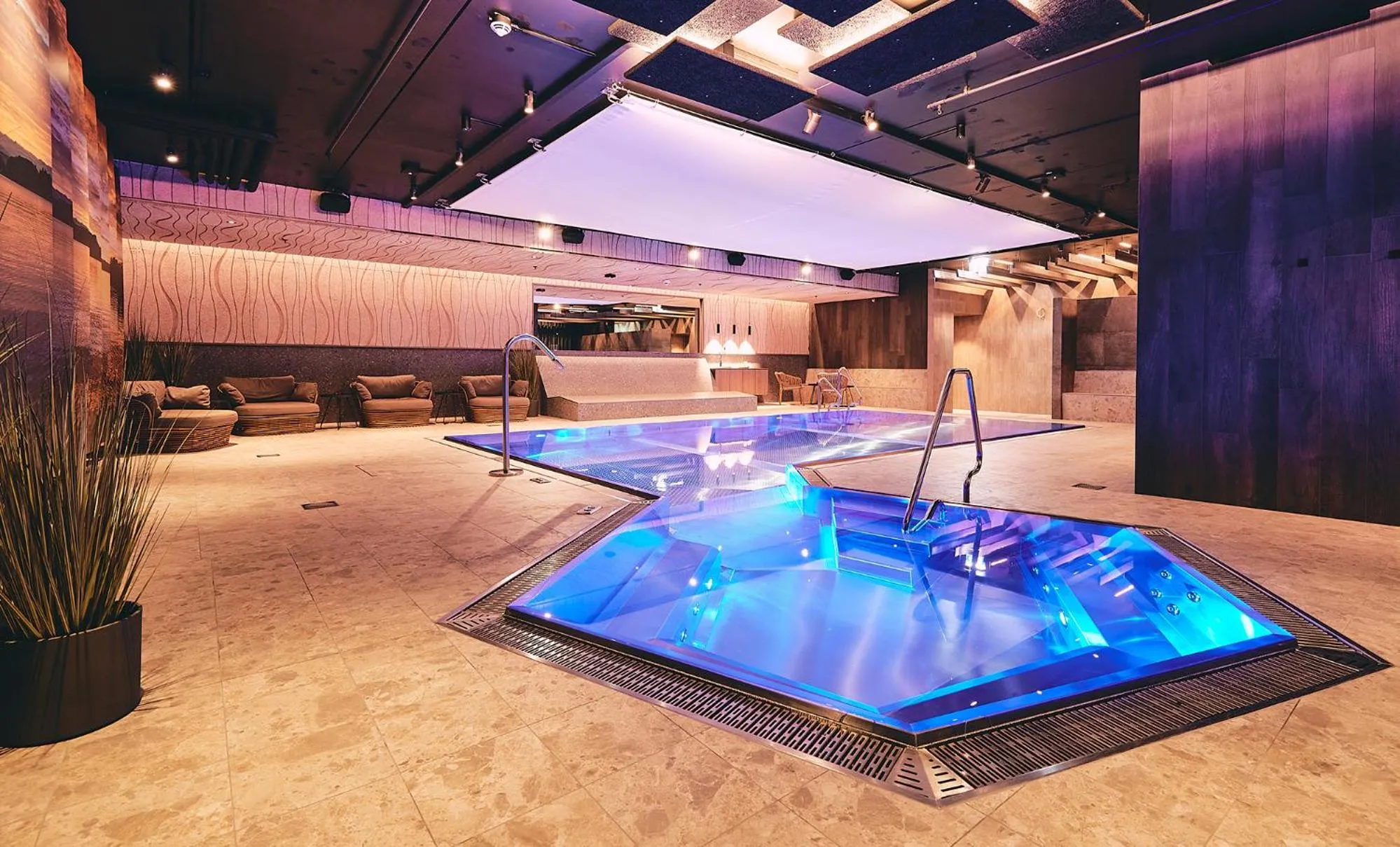 Swimming pool in Stord Hotel