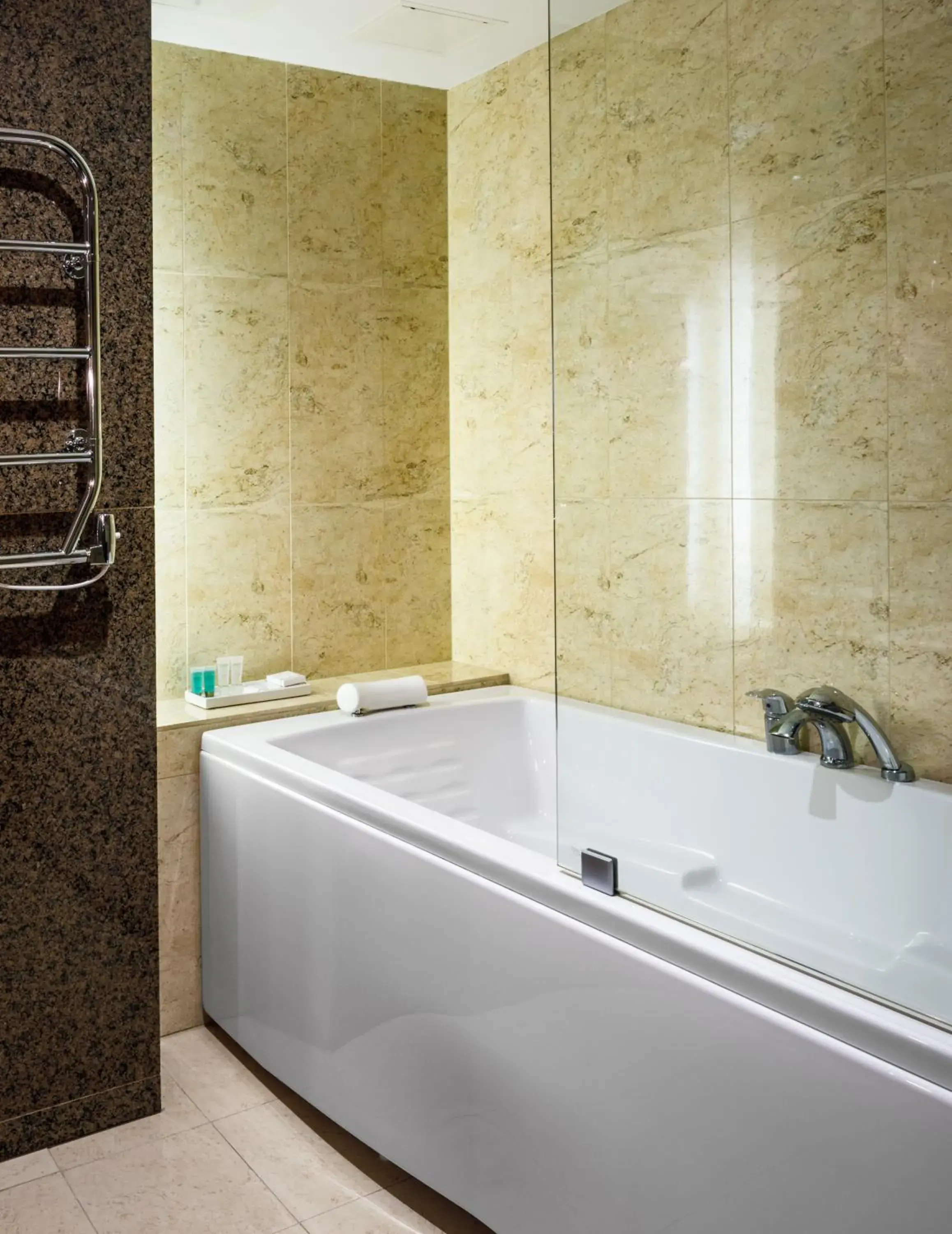 Deluxe Double Room with Spa Access in Meresuu Spa & Hotel Deluxe Double Room with Spa Access in Meresuu Spa & Hotel