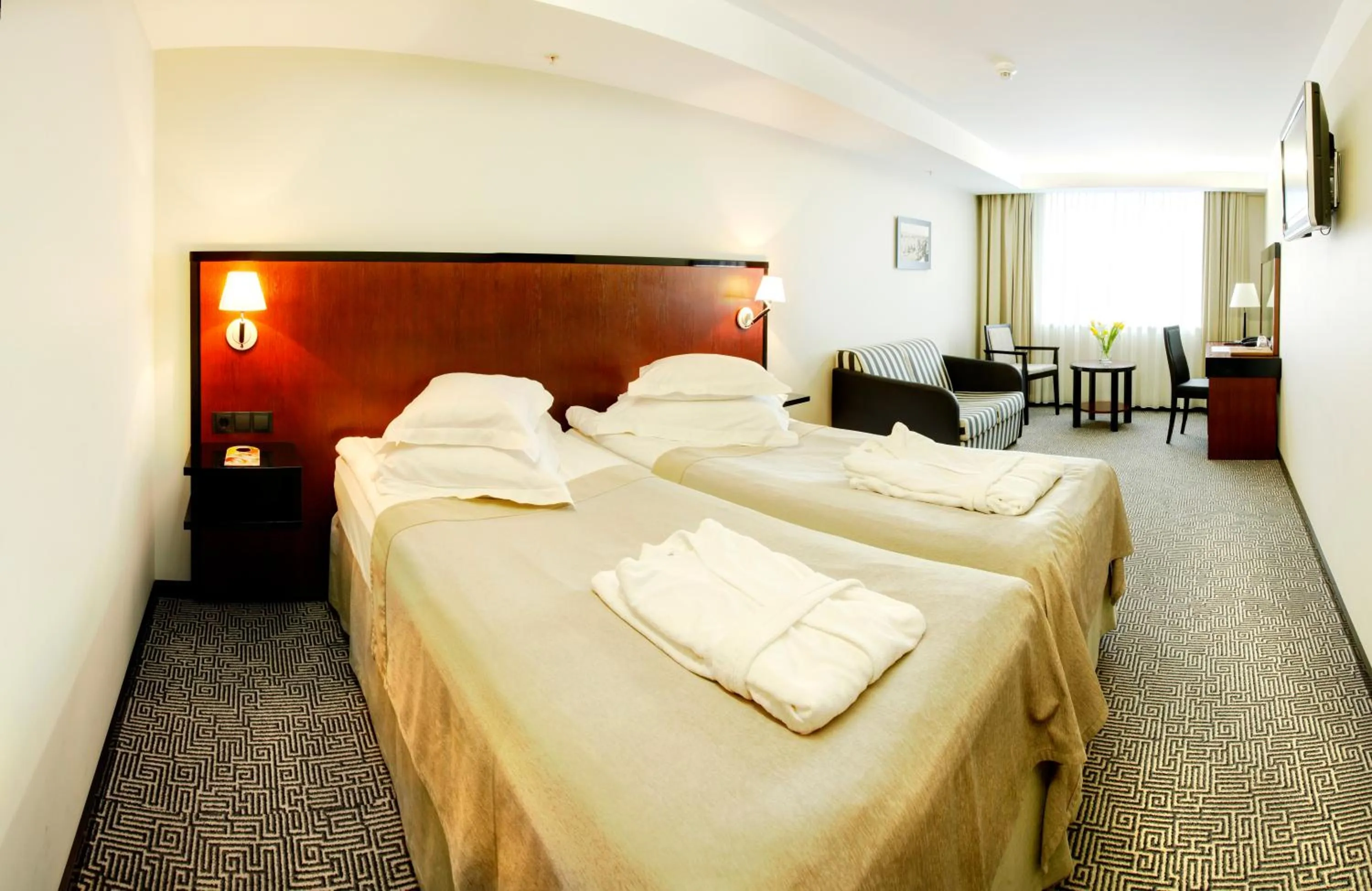 Bed in Meresuu Spa & Hotel