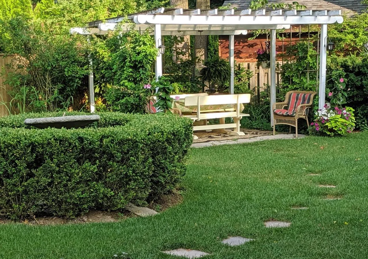 Garden in Apple Tree Historic B&B