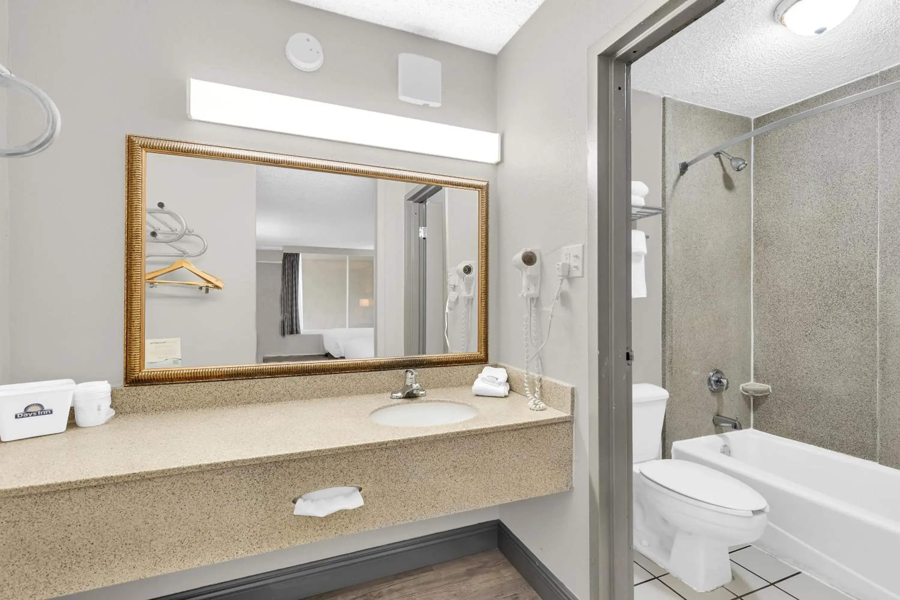 Queen Room - First Floor/ Pet Friendly/Non-Smoking in Days Inn by Wyndham Titusville Kennedy Space Center Queen Room - First Floor/ Pet Friendly/Non-Smoking in Days Inn by Wyndham Titusville Kennedy Space Center