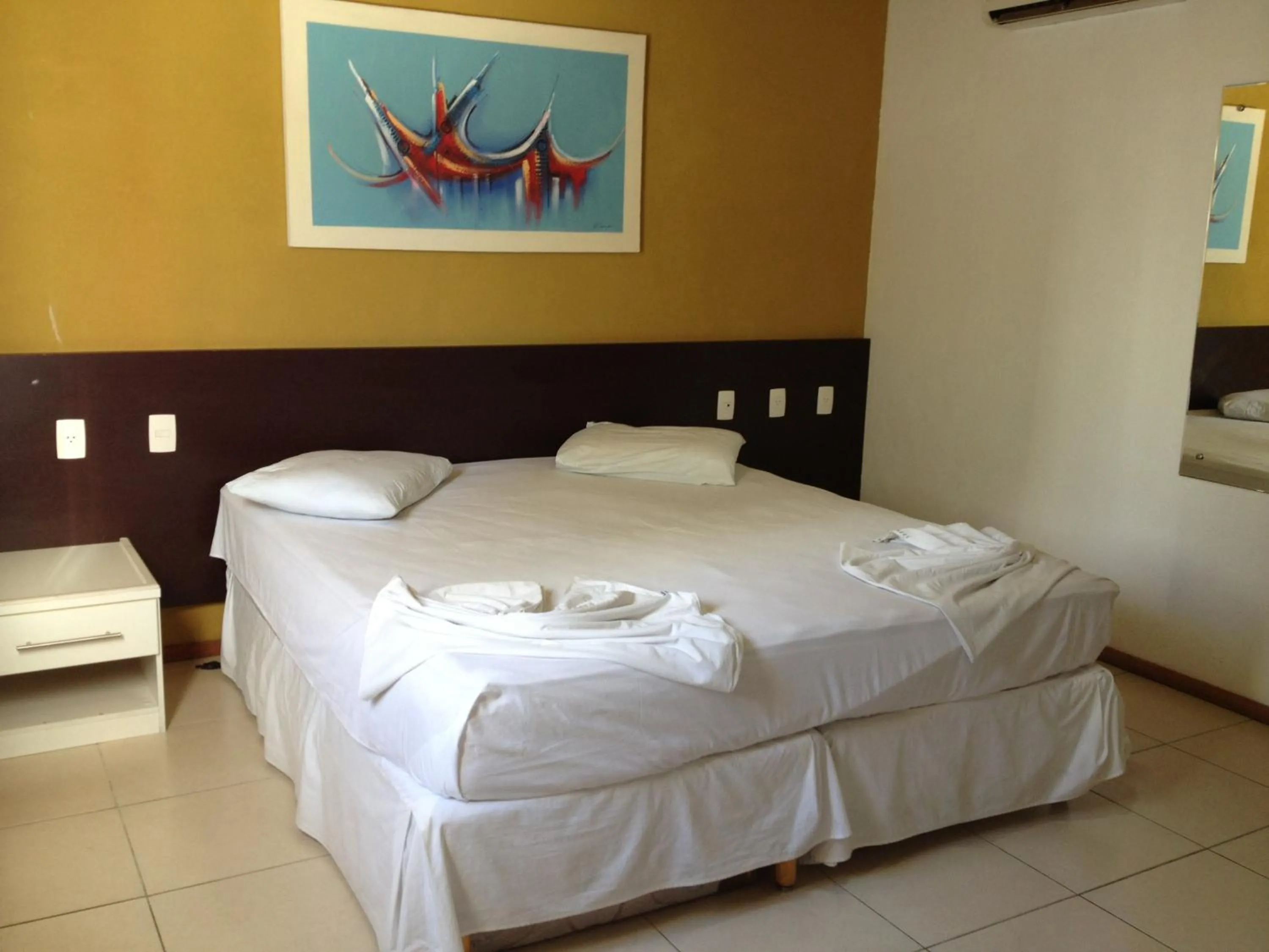 Photo of the whole room, Bed in Saint Patrick Praia Hotel