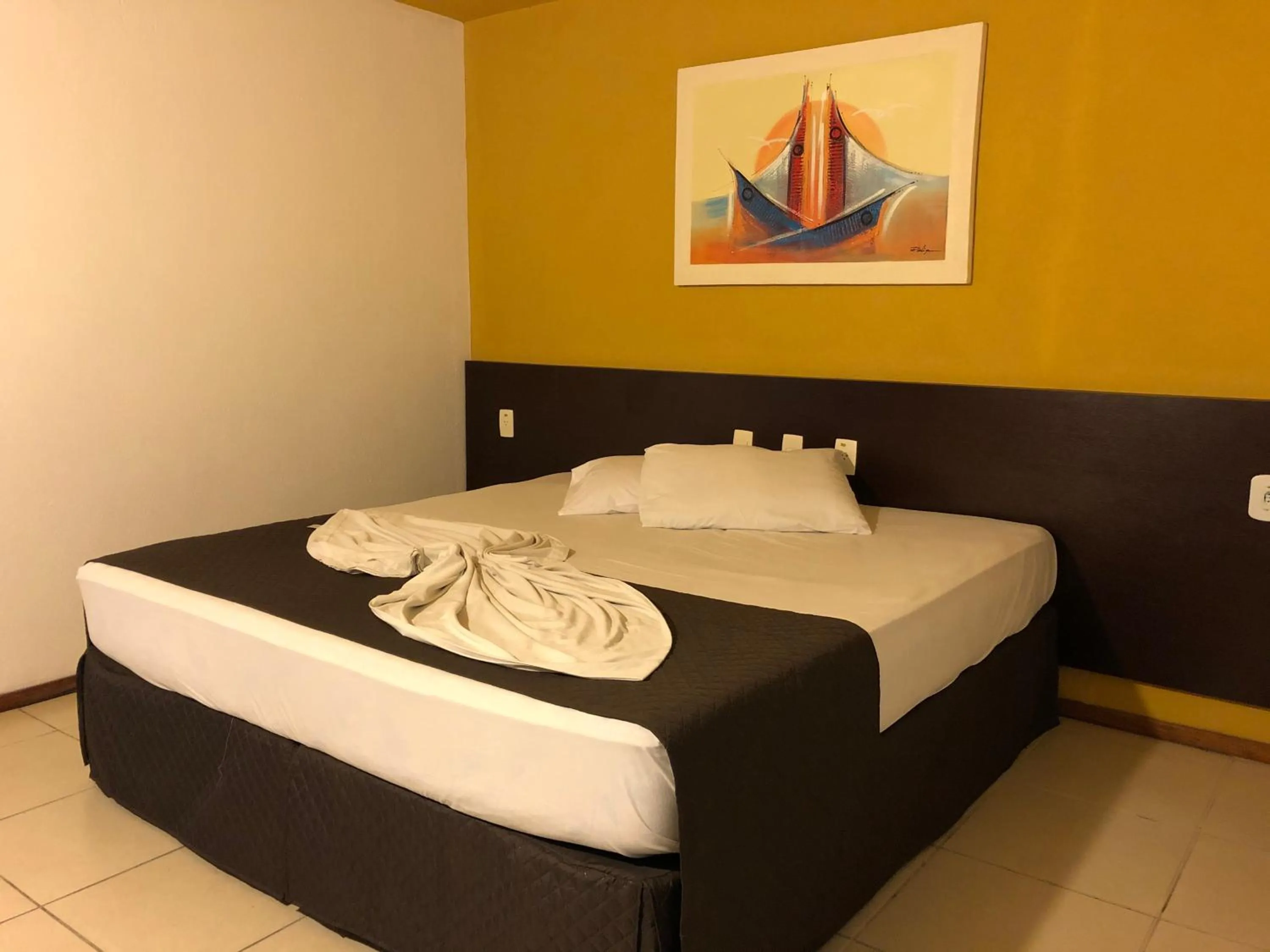 Bed in Saint Patrick Praia Hotel