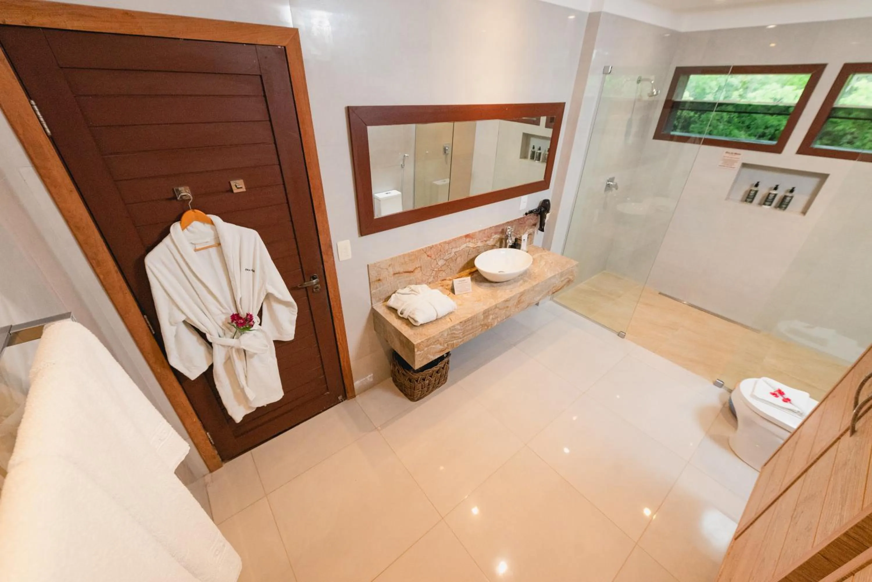 Bathroom, Bed in Oka Da Mata