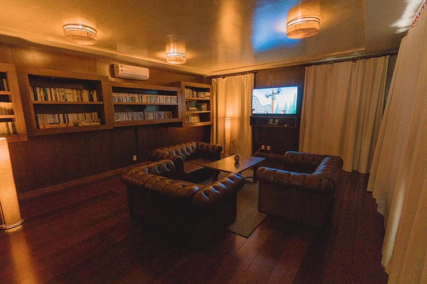 Communal lounge/ TV room in Oka Da Mata