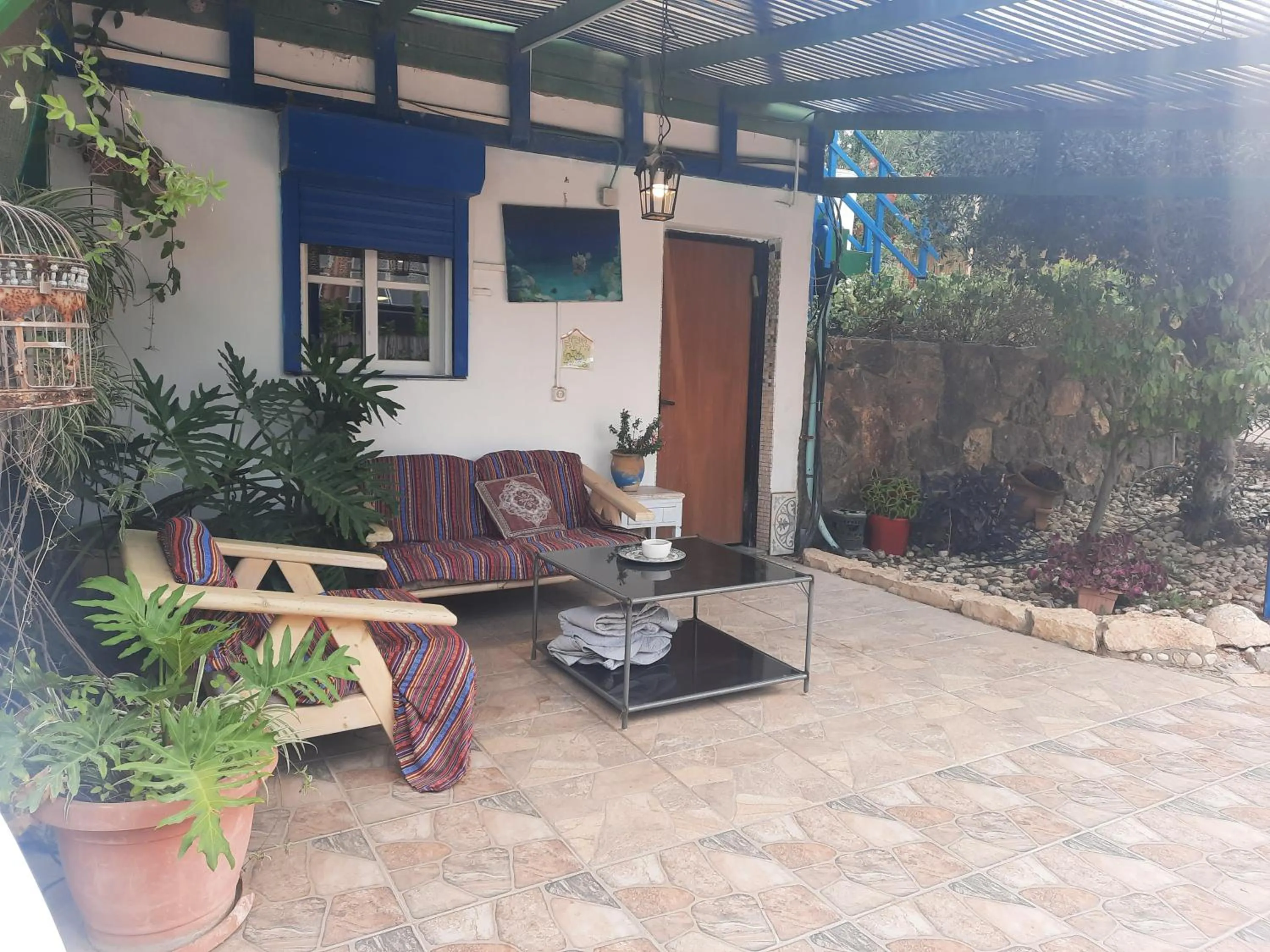 Facade/entrance in הבית הירוק - Green House