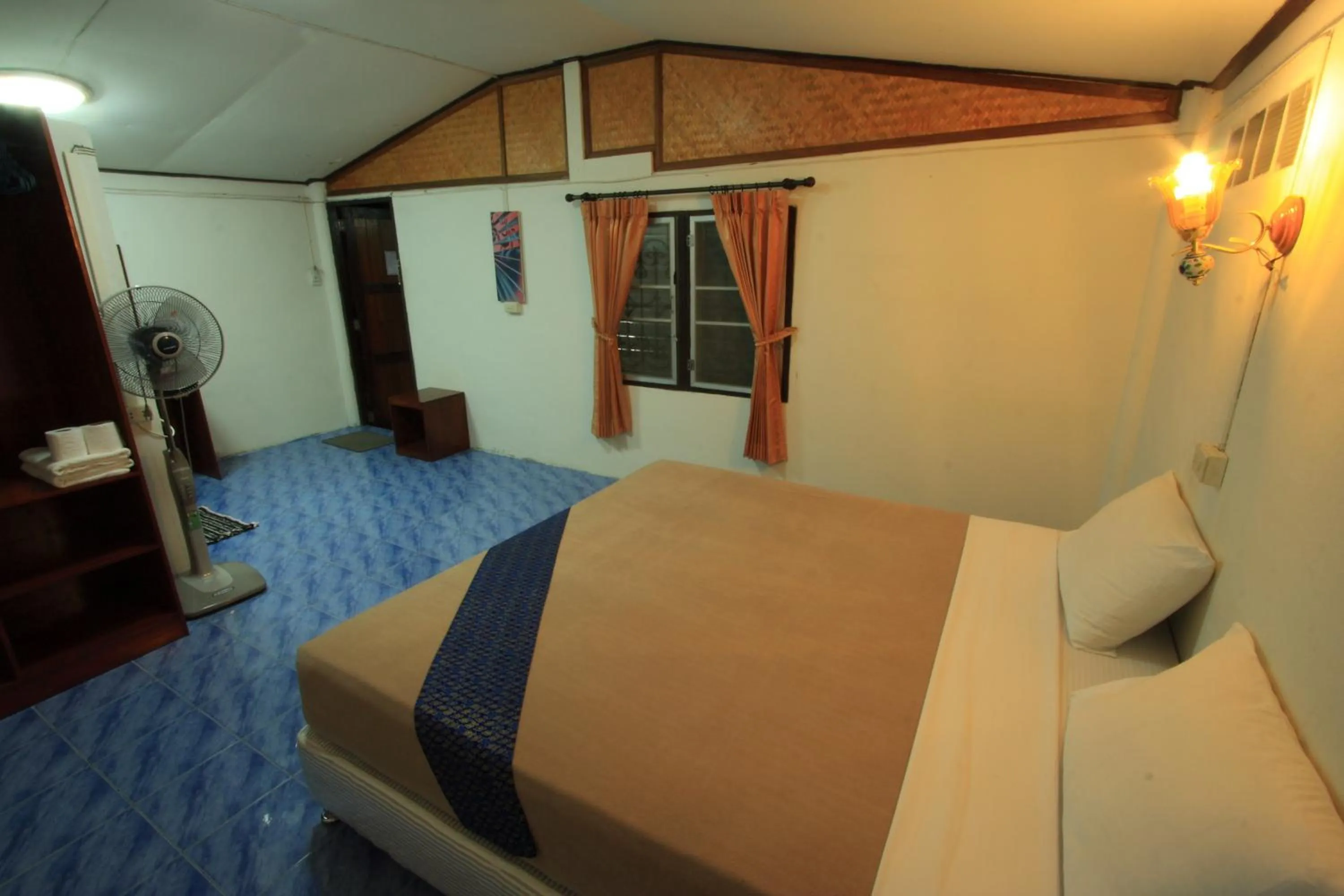 Photo of the whole room, Bed in Beck's Resort