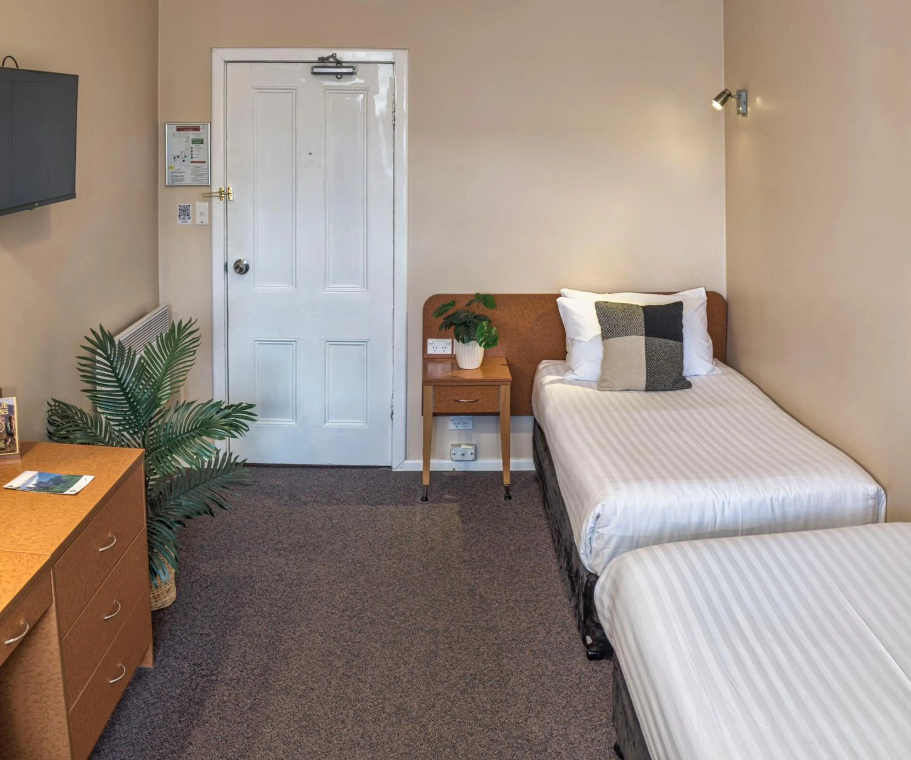 Bed in Blue Mountains Heritage Motel