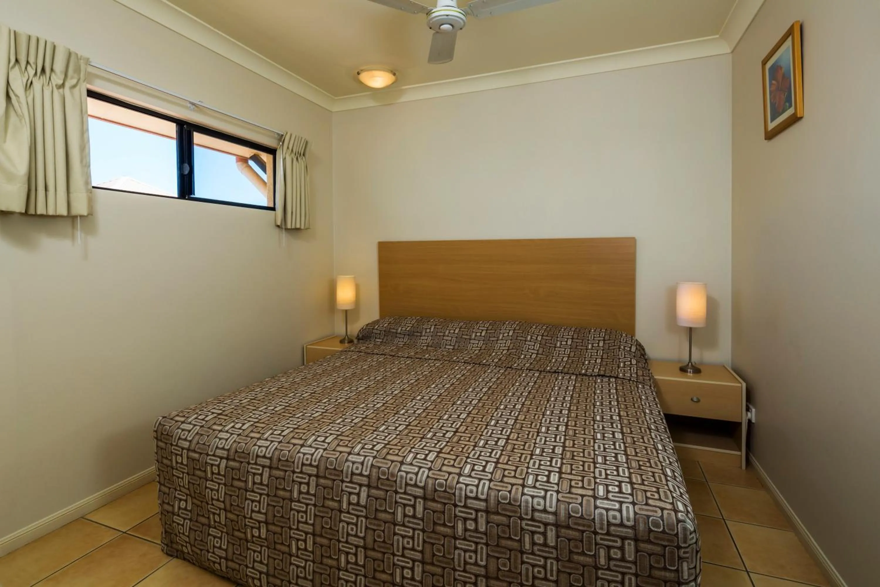 Bedroom, Bed in City Plaza Apartments