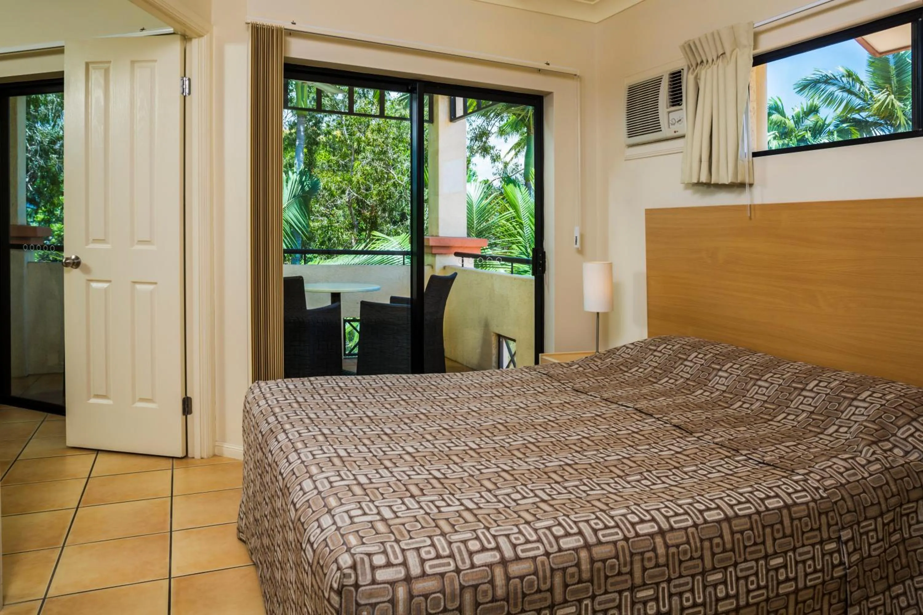 Bedroom, Bed in City Plaza Apartments