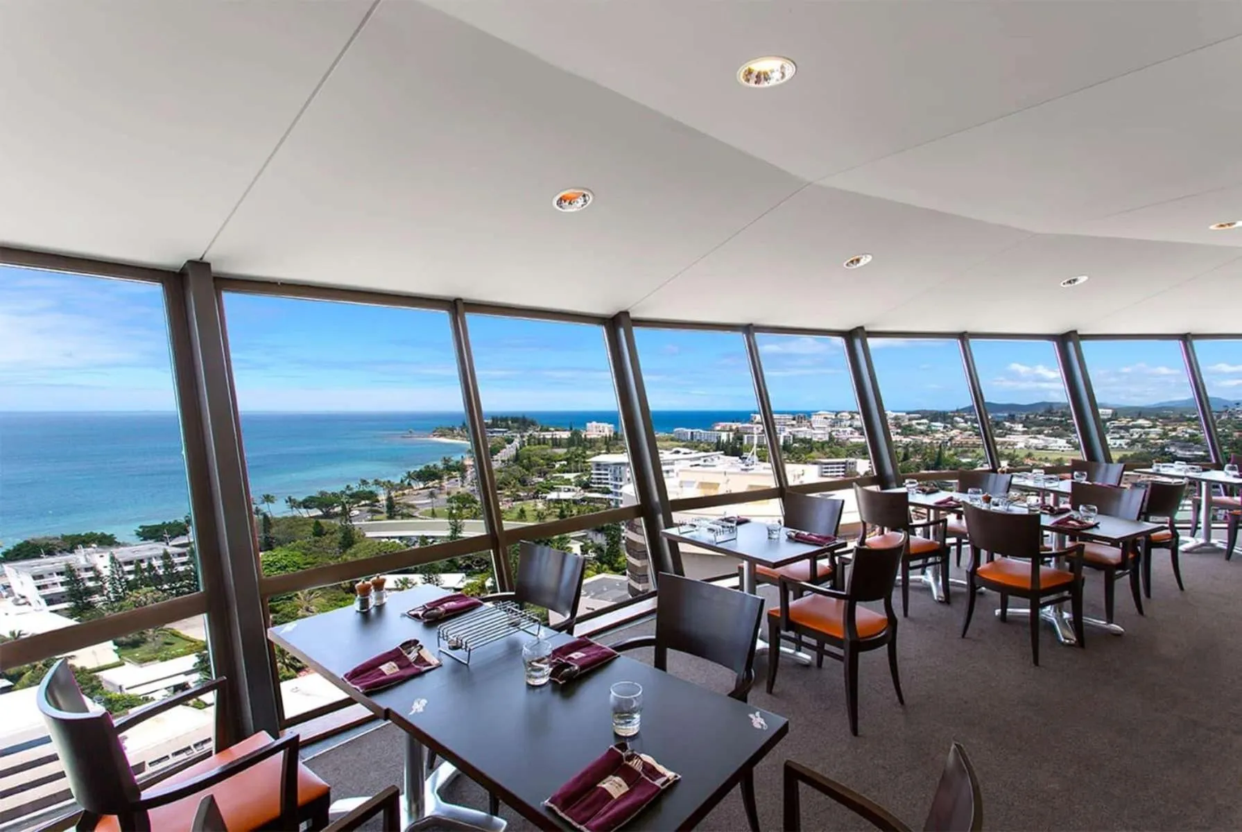 Restaurant/places to eat in Ramada Hotel & Suites by Wyndham Noumea