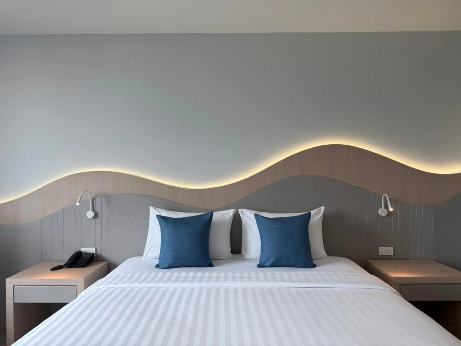 Bed in Empress Pattaya Hotel