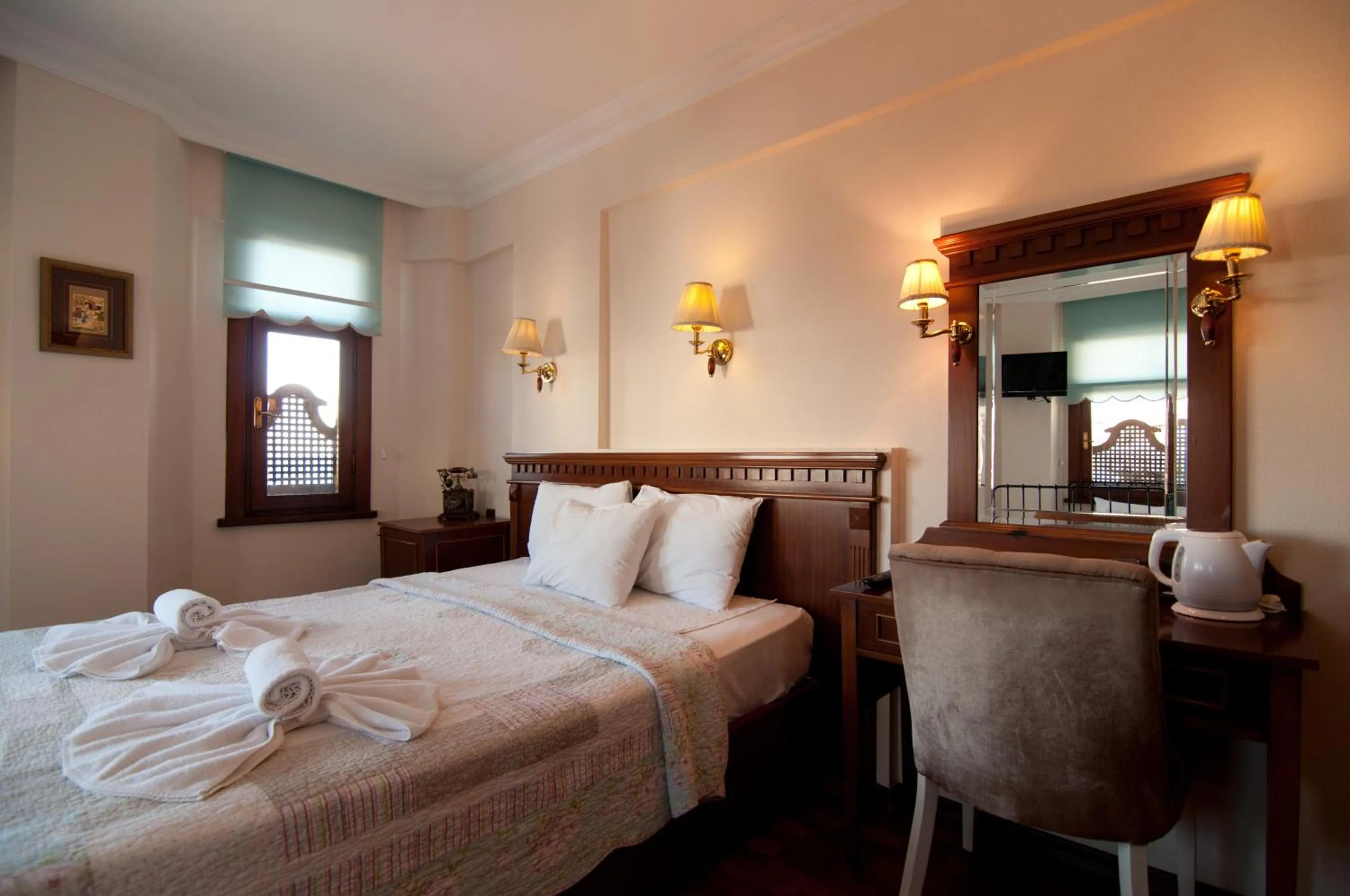 Photo of the whole room, Bed in Emine Sultan Hotel