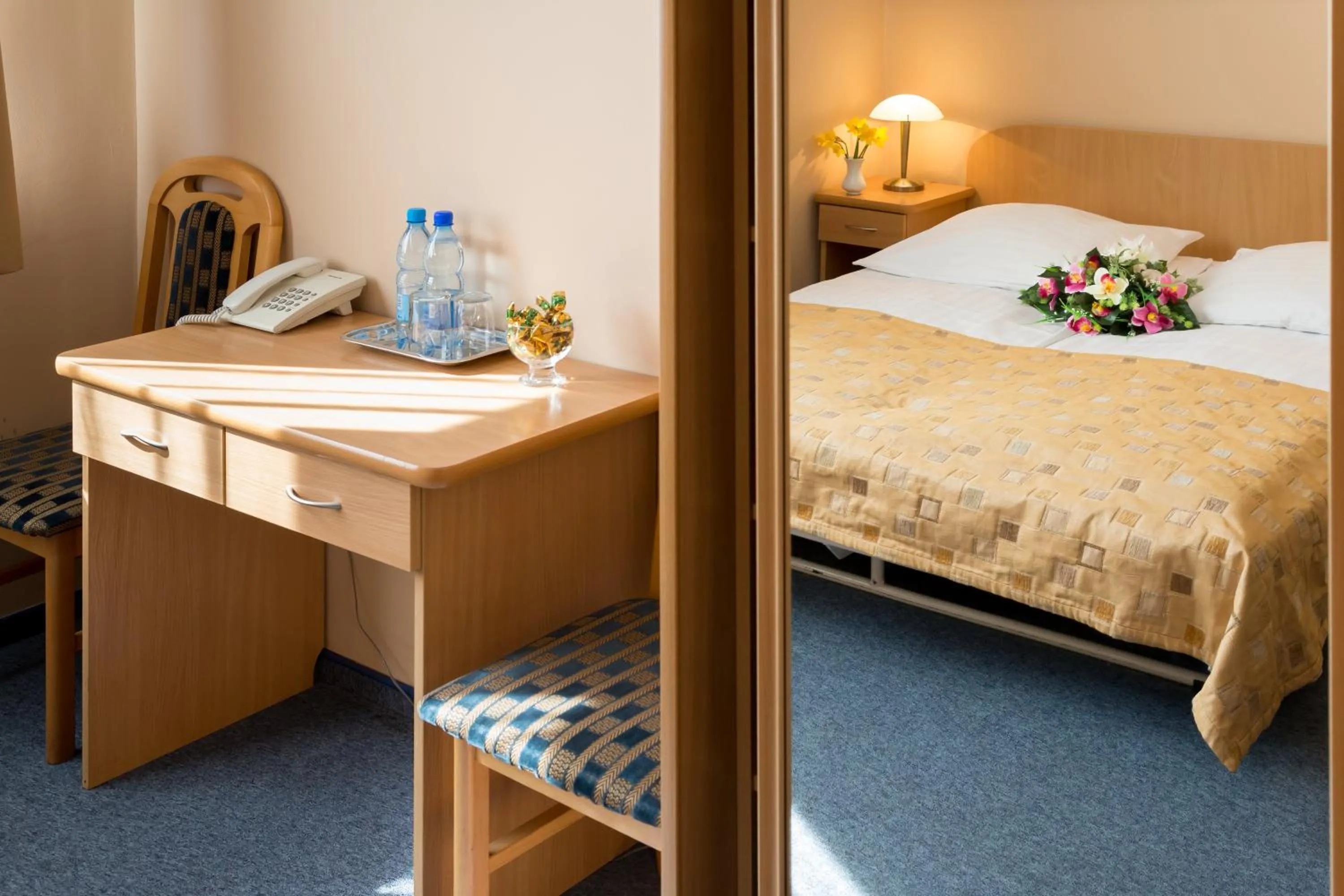 Bed in Kompleks Hotelowy Logos