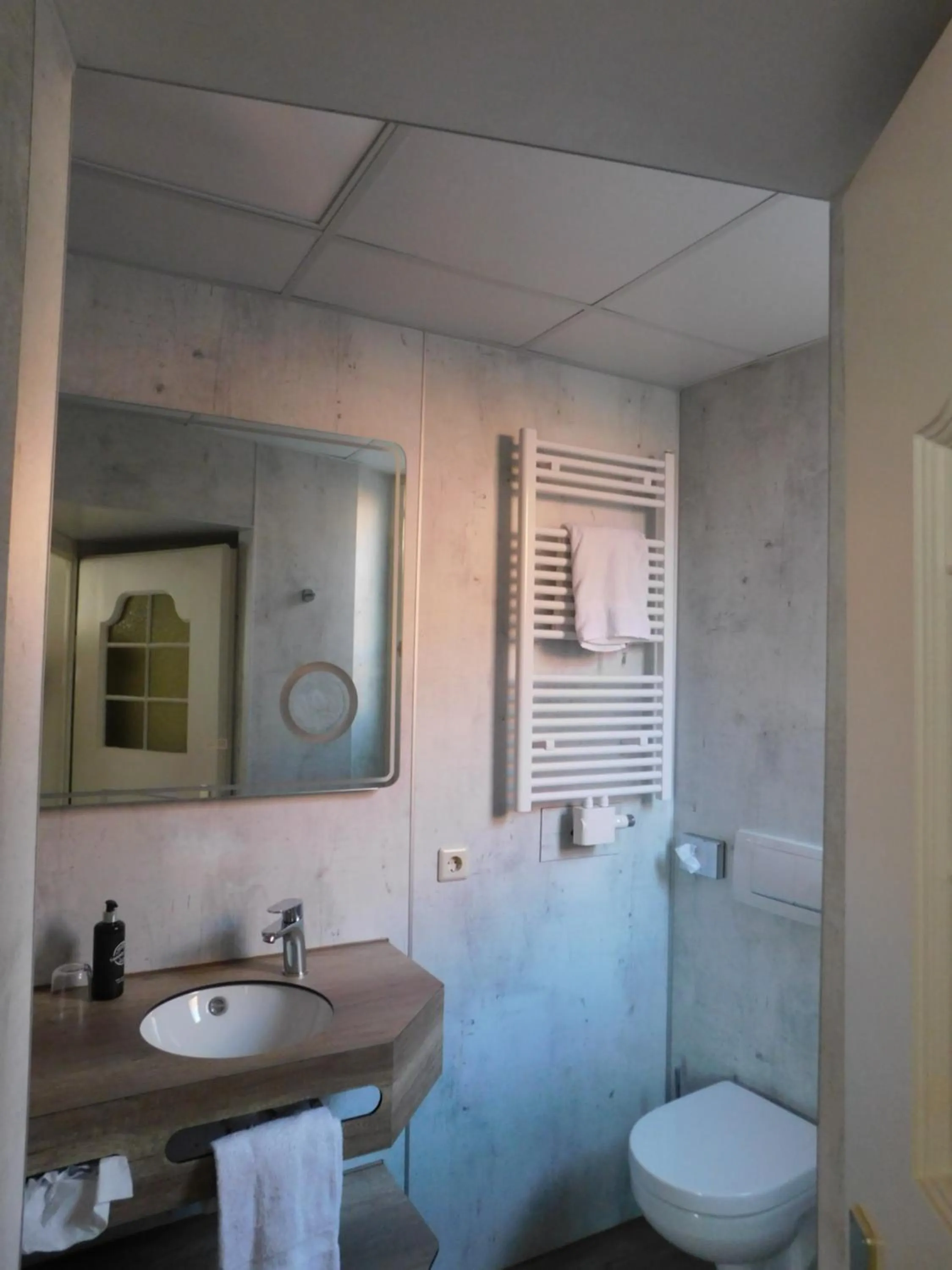 Bathroom in Teddybärenhotel