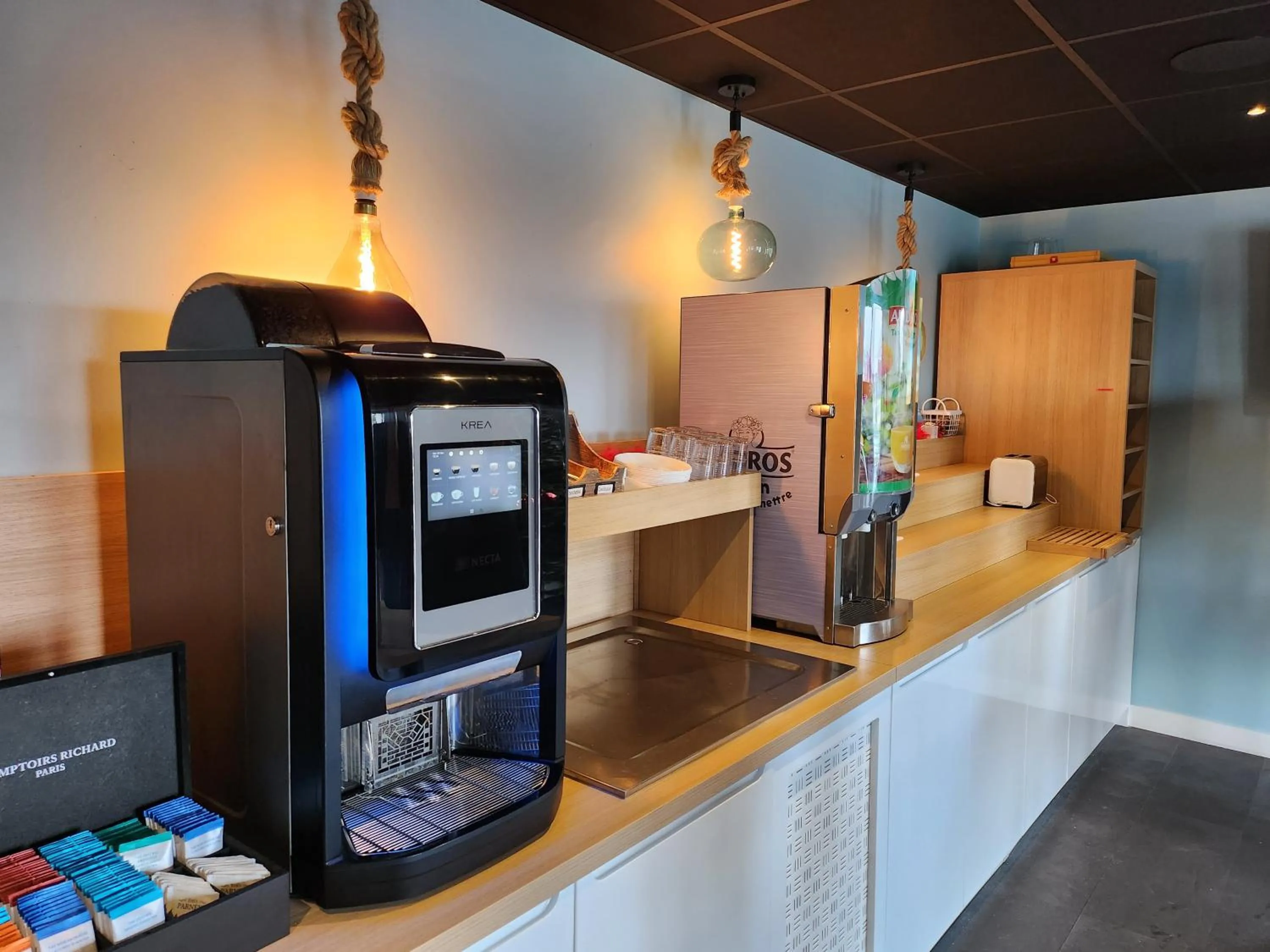 Continental breakfast in Kyriad DIRECT Saint Brieuc - Parc des Expositions