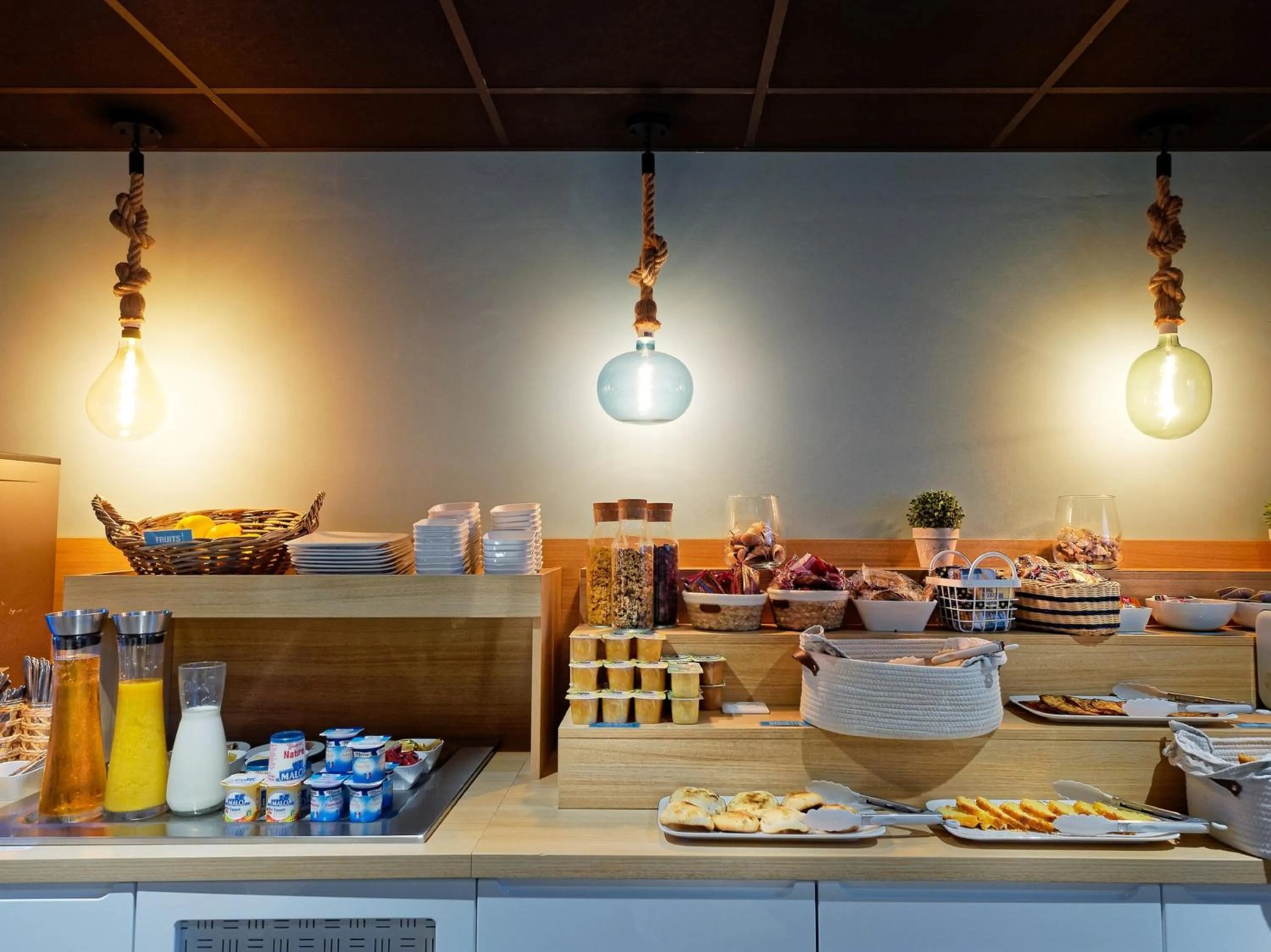 Continental breakfast in Kyriad DIRECT Saint Brieuc - Parc des Expositions