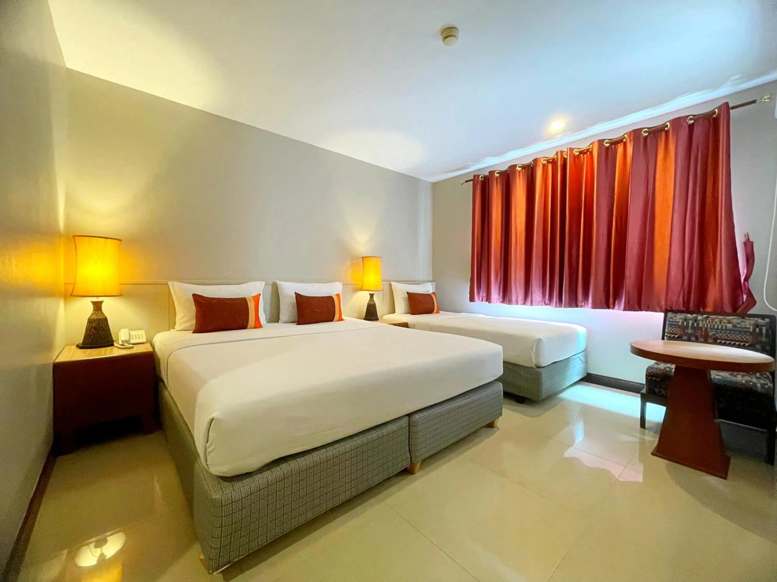 Photo of the whole room, Bed in Sabai Sabana