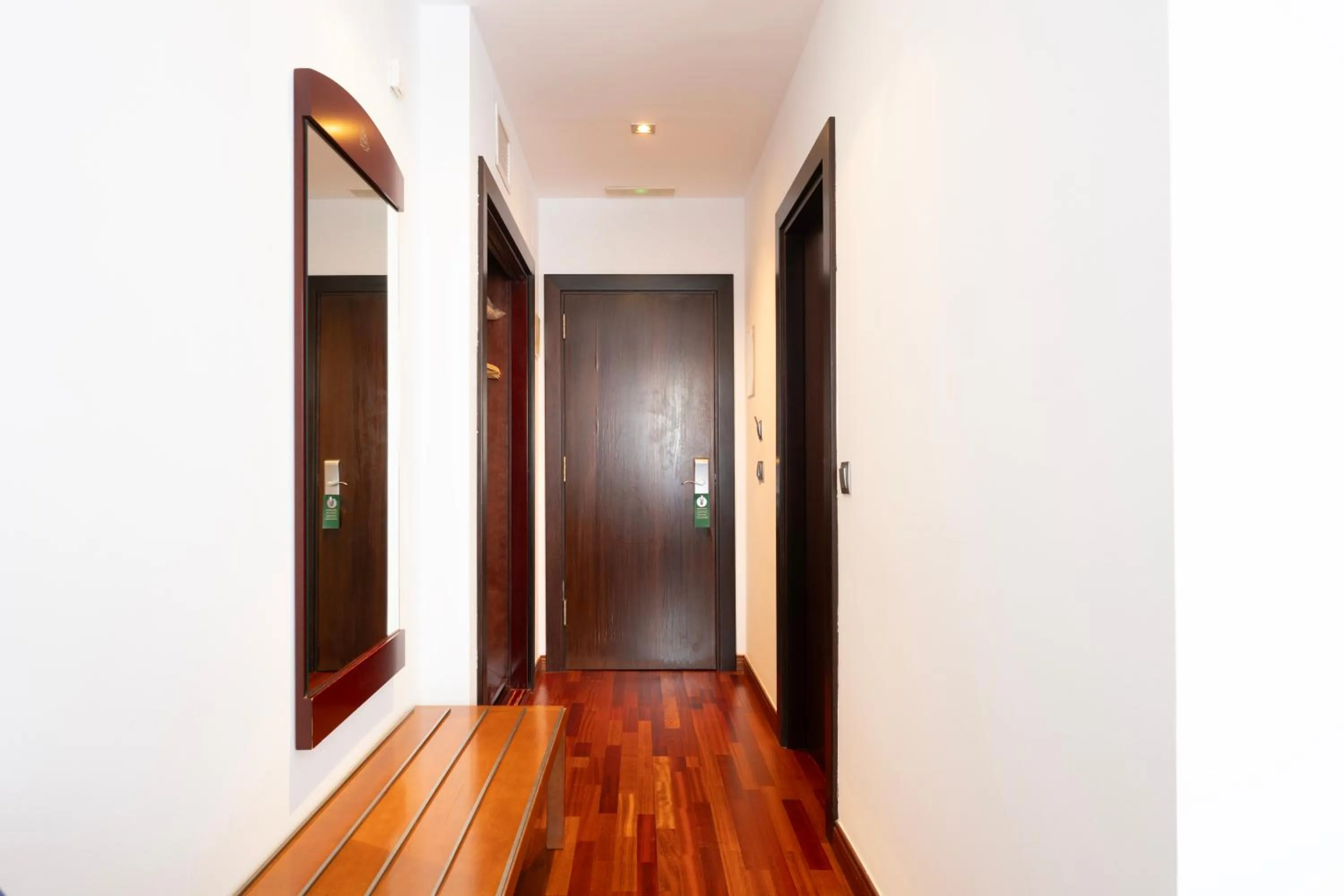 wardrobe in Hotel Maroa Vigo