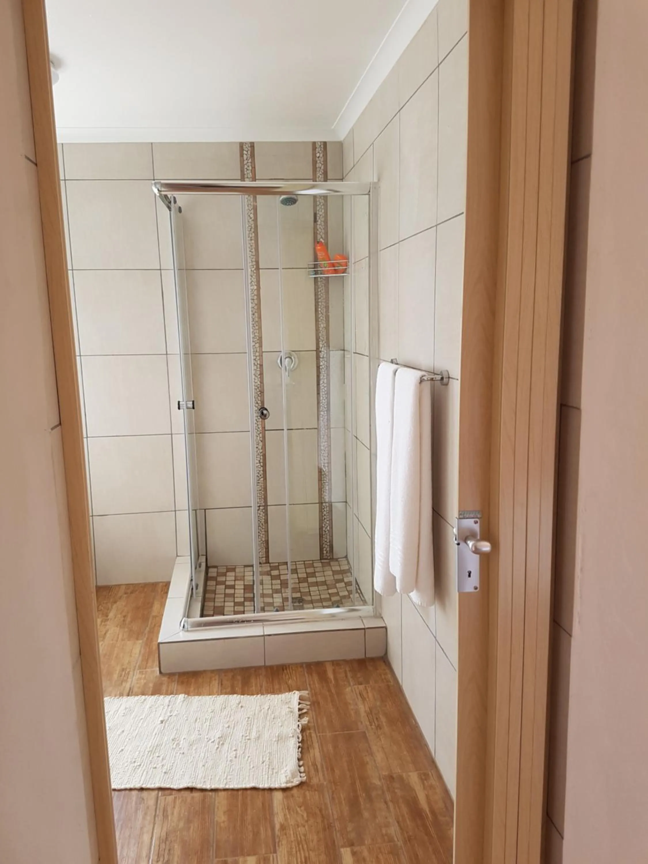 Shower in 50 Galena Affordable Luxury