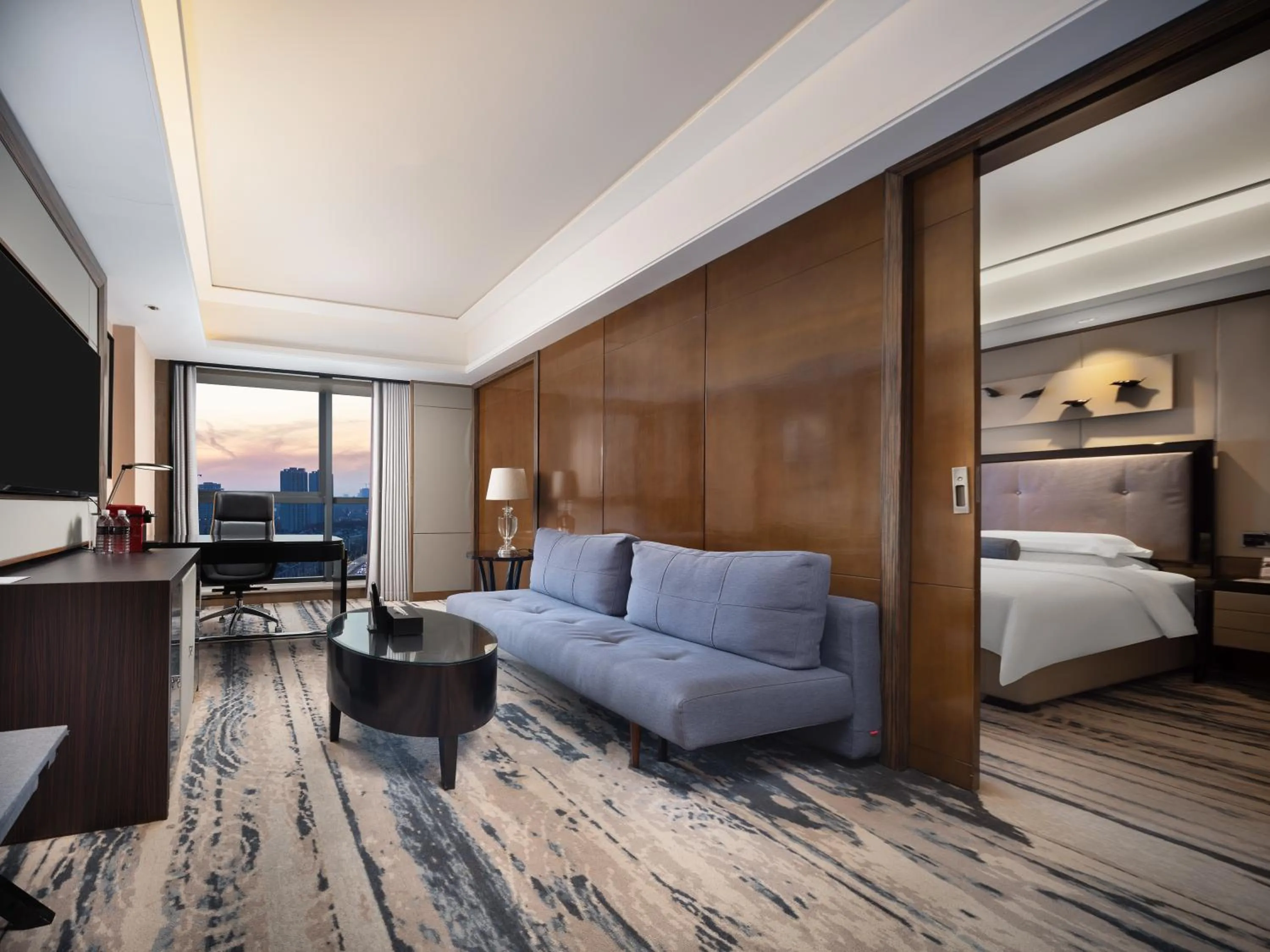 Coffee/tea facilities, Bed in Pullman Shanghai Jing'an