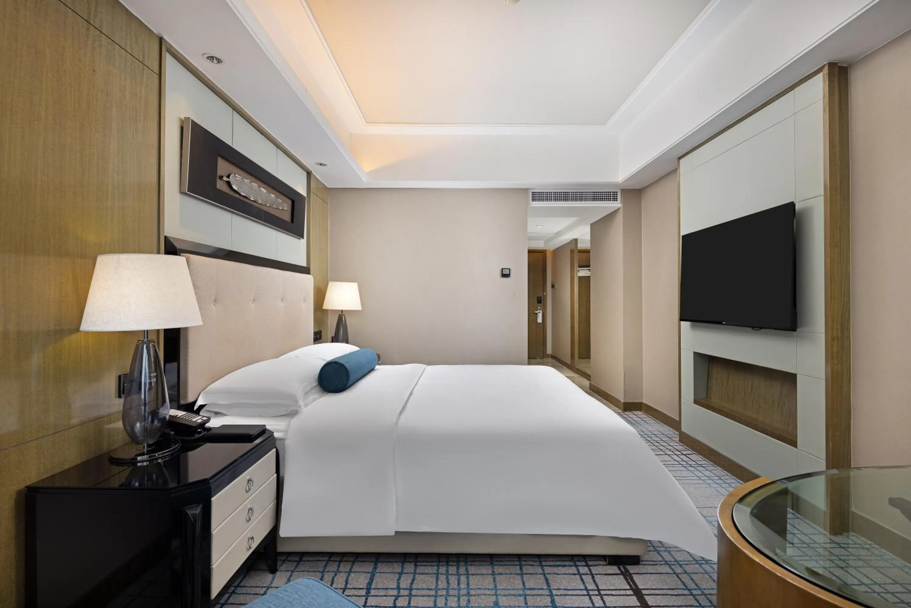 Bed in Pullman Shanghai Jing'an