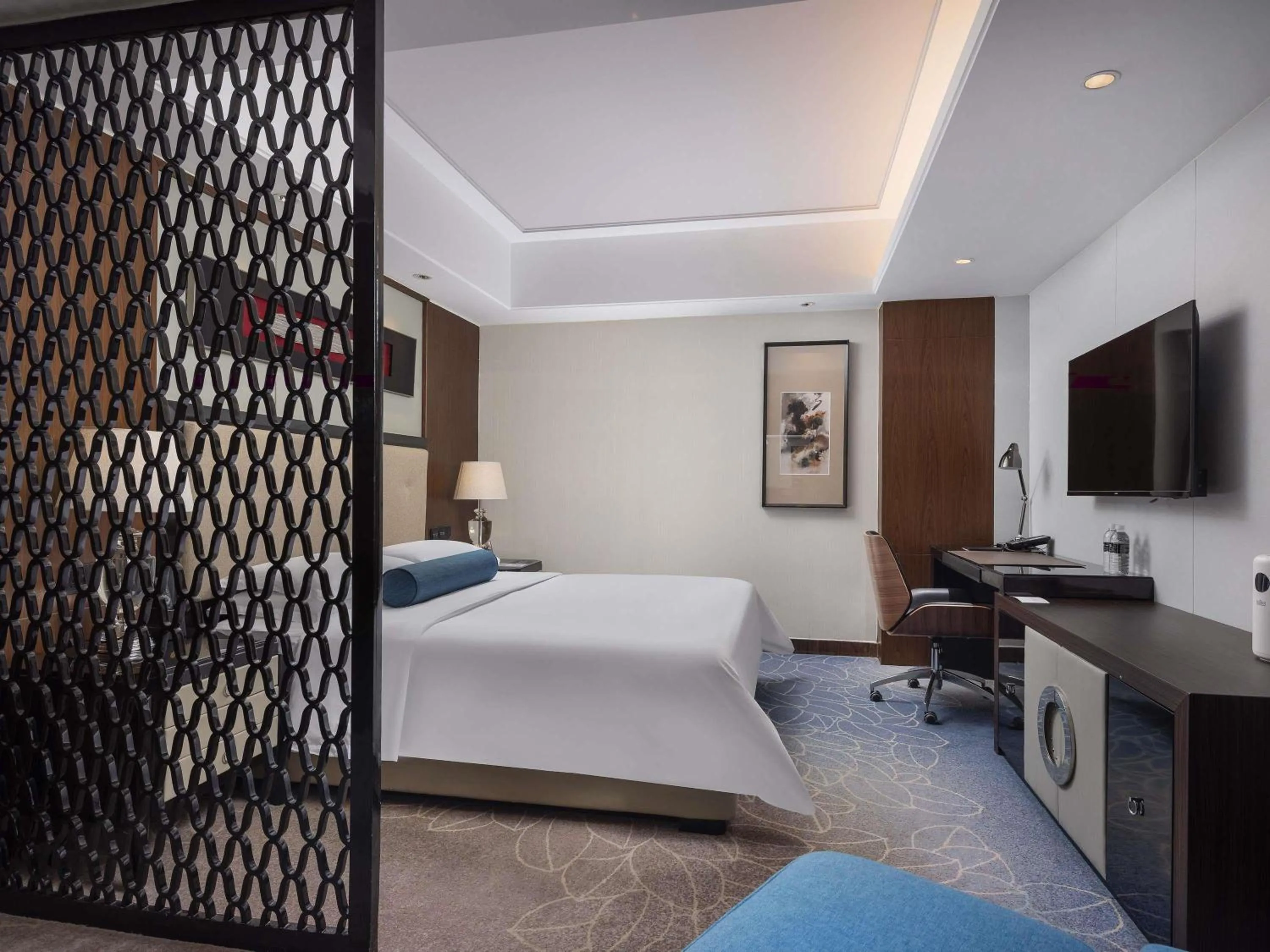 Bedroom, Bed in Pullman Shanghai Jing'an