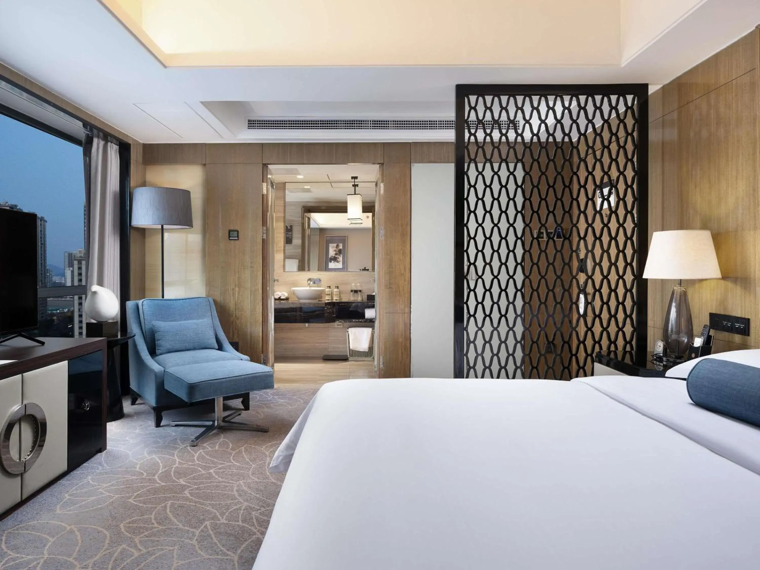 Executive Suite - single occupancy in Pullman Shanghai Jing'an-Jing'an district, downtown railway station, traffic hub, easy to travel Shanghai Executive Suite - single occupancy in Pullman Shanghai Jing'an-Jing'an district, downtown railway station, traffic hub, easy to travel Shanghai