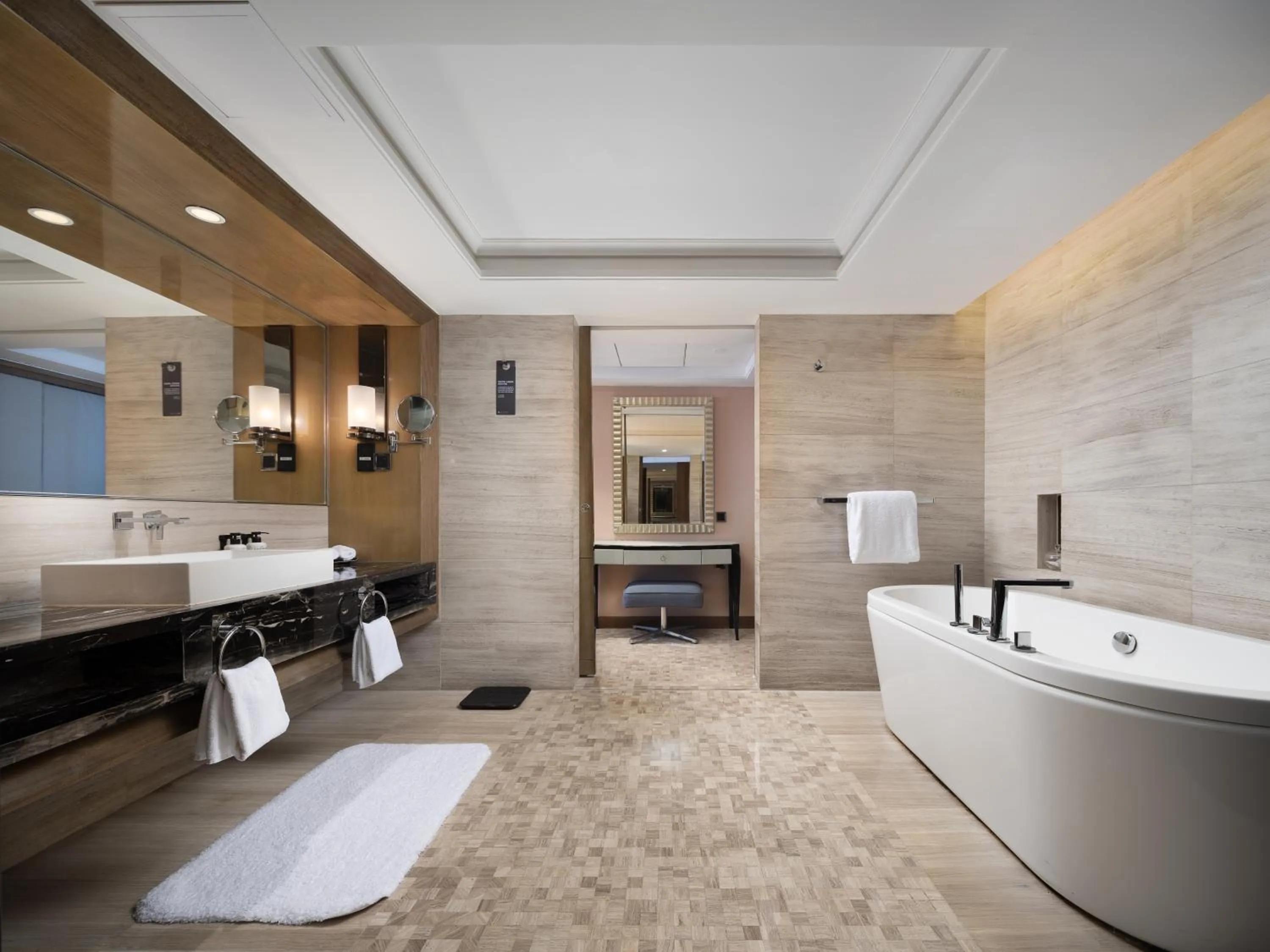 Shower in Pullman Shanghai Jing'an