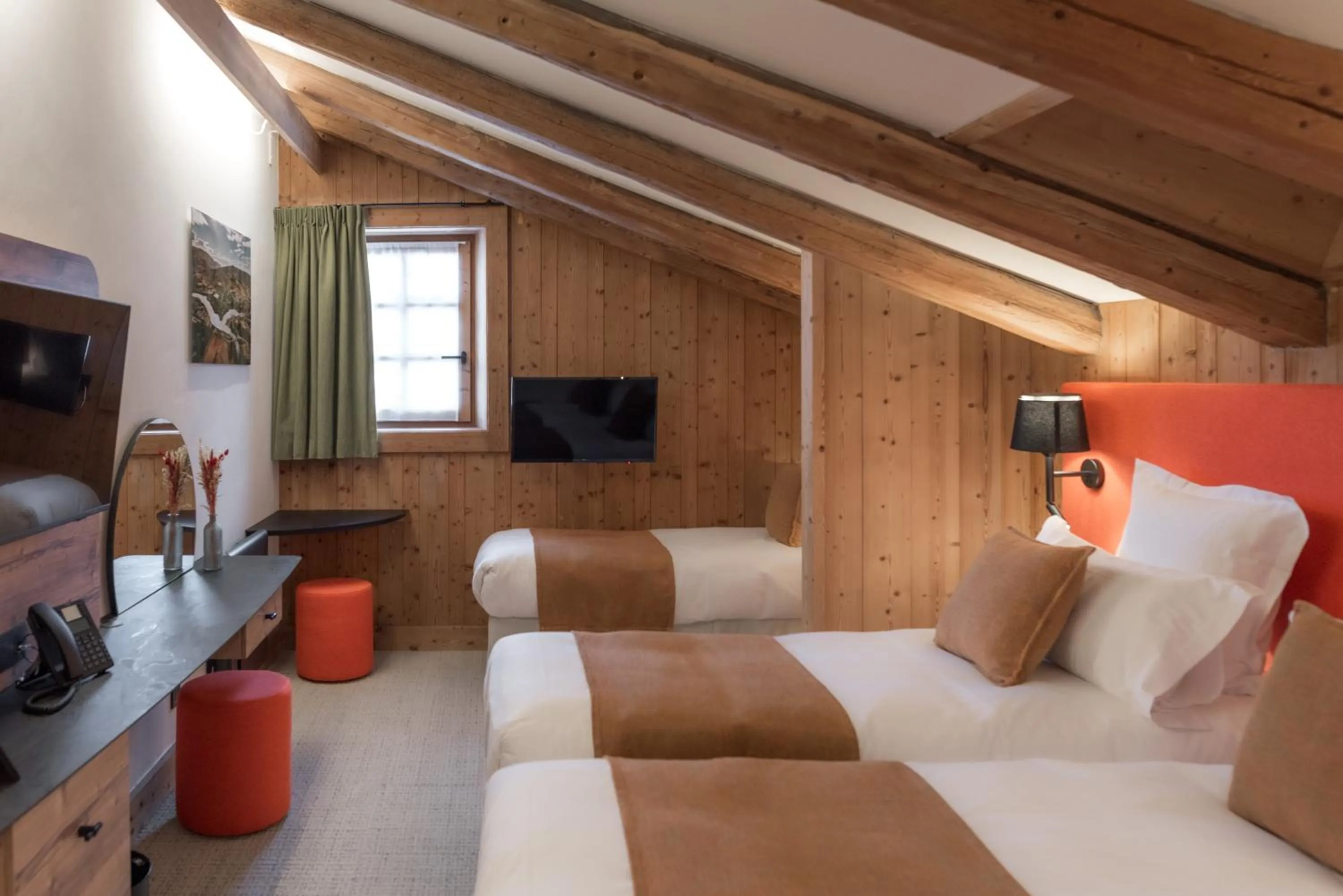 Photo of the whole room, Bed in La Ferme du Golf