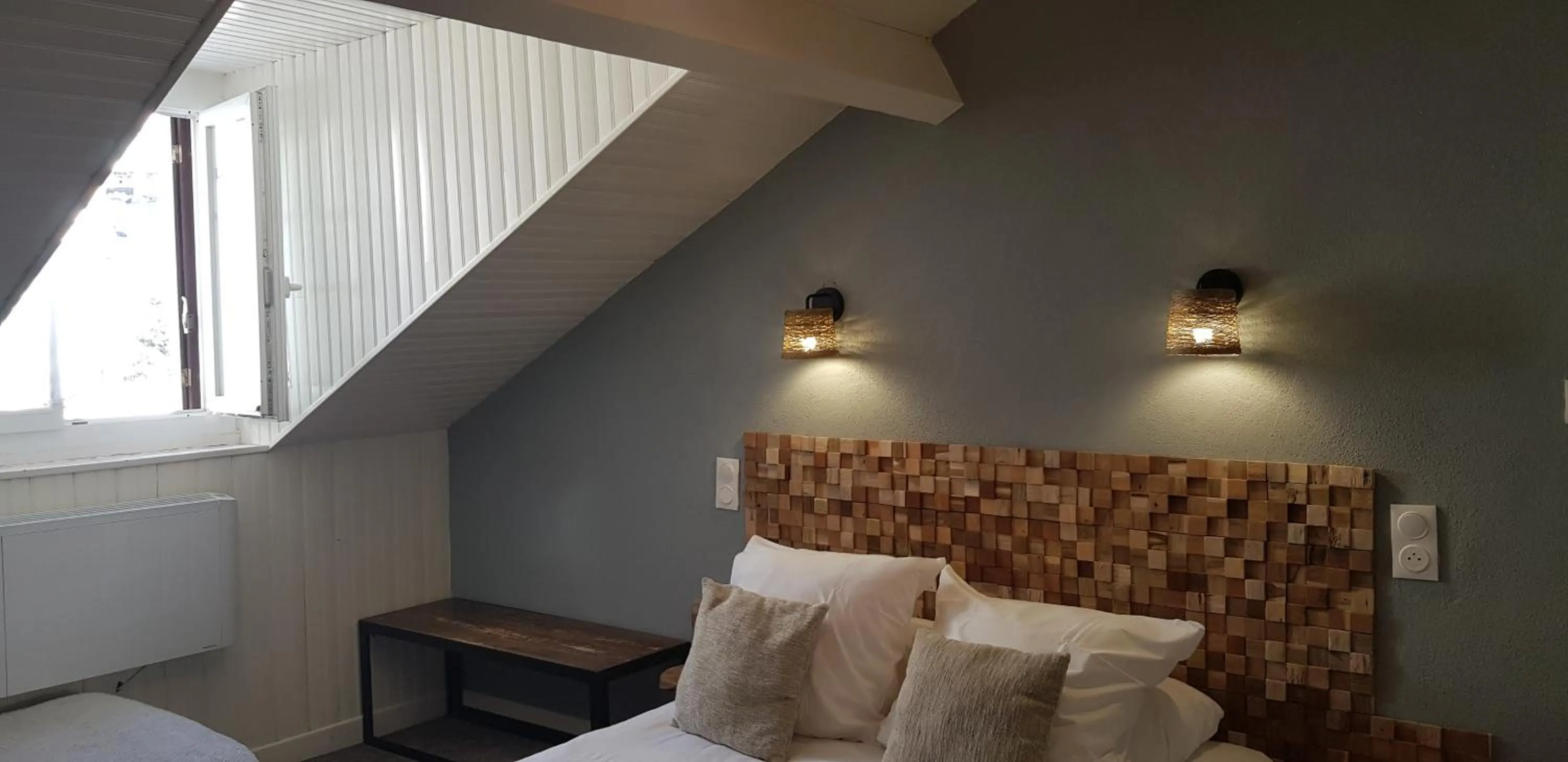 Bedroom, Bed in Hôtel Terminus