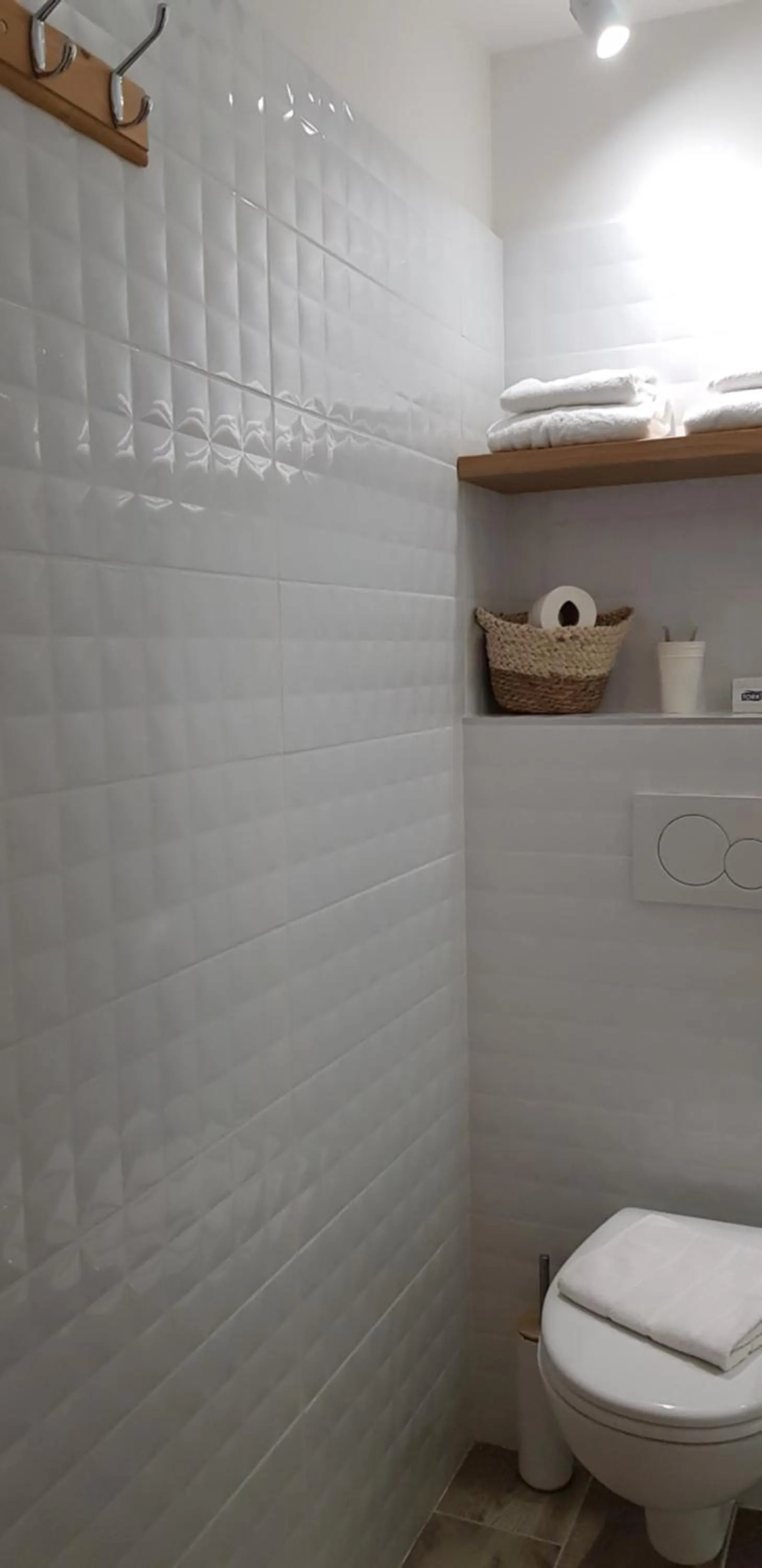 Shower in Hôtel Terminus