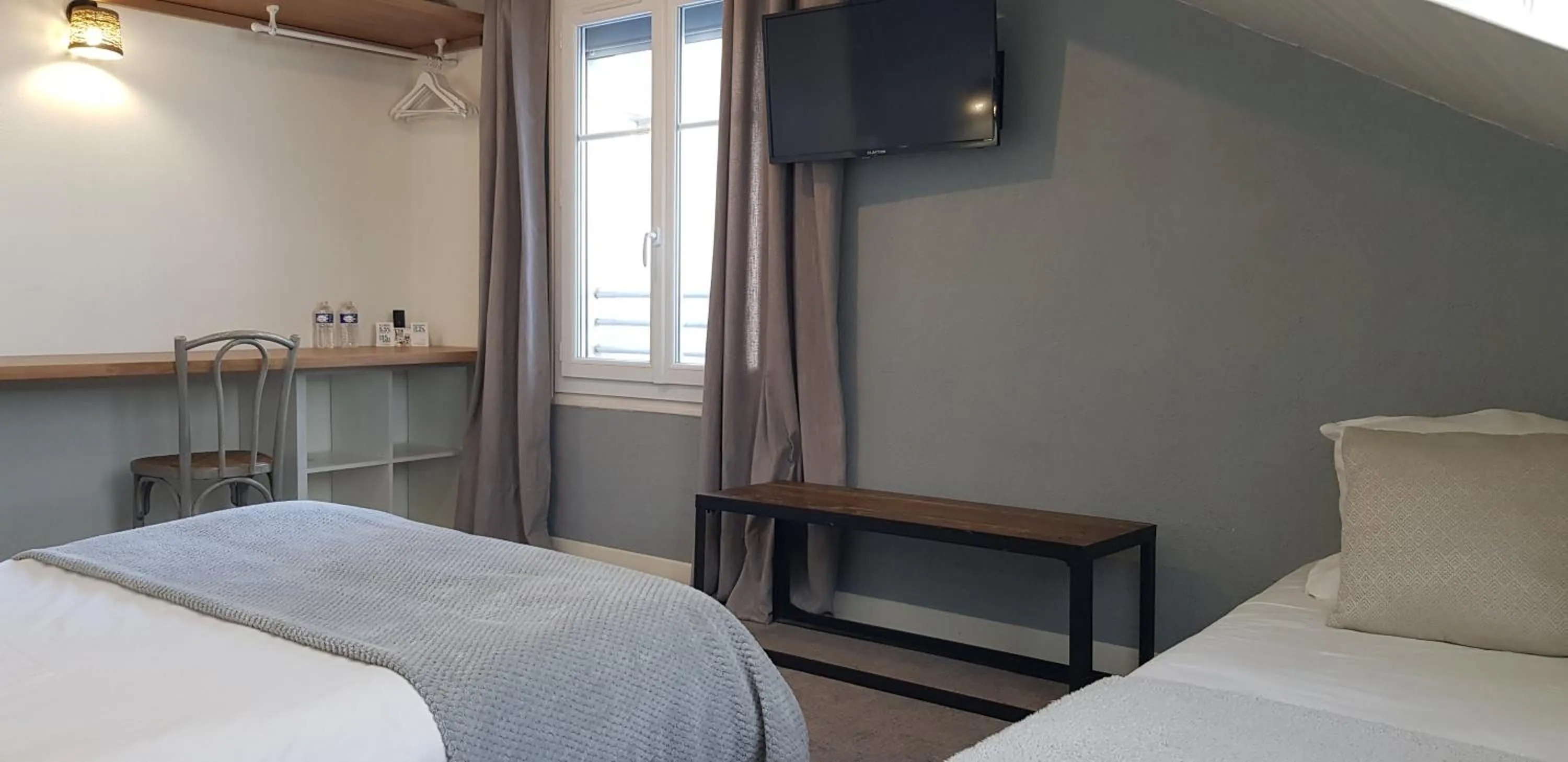 Bedroom, Bed in Hôtel Terminus