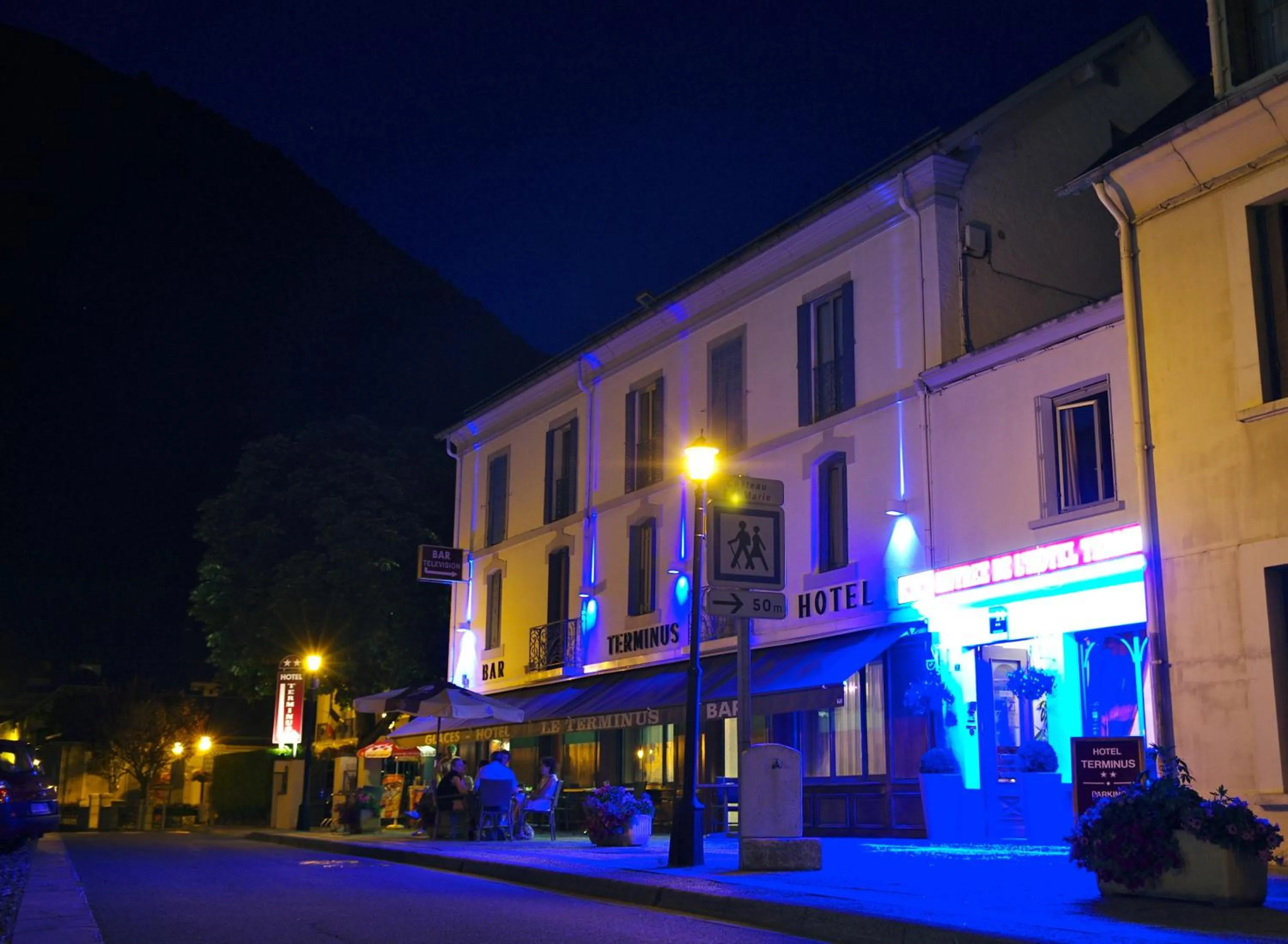 Facade/entrance in Hôtel Terminus