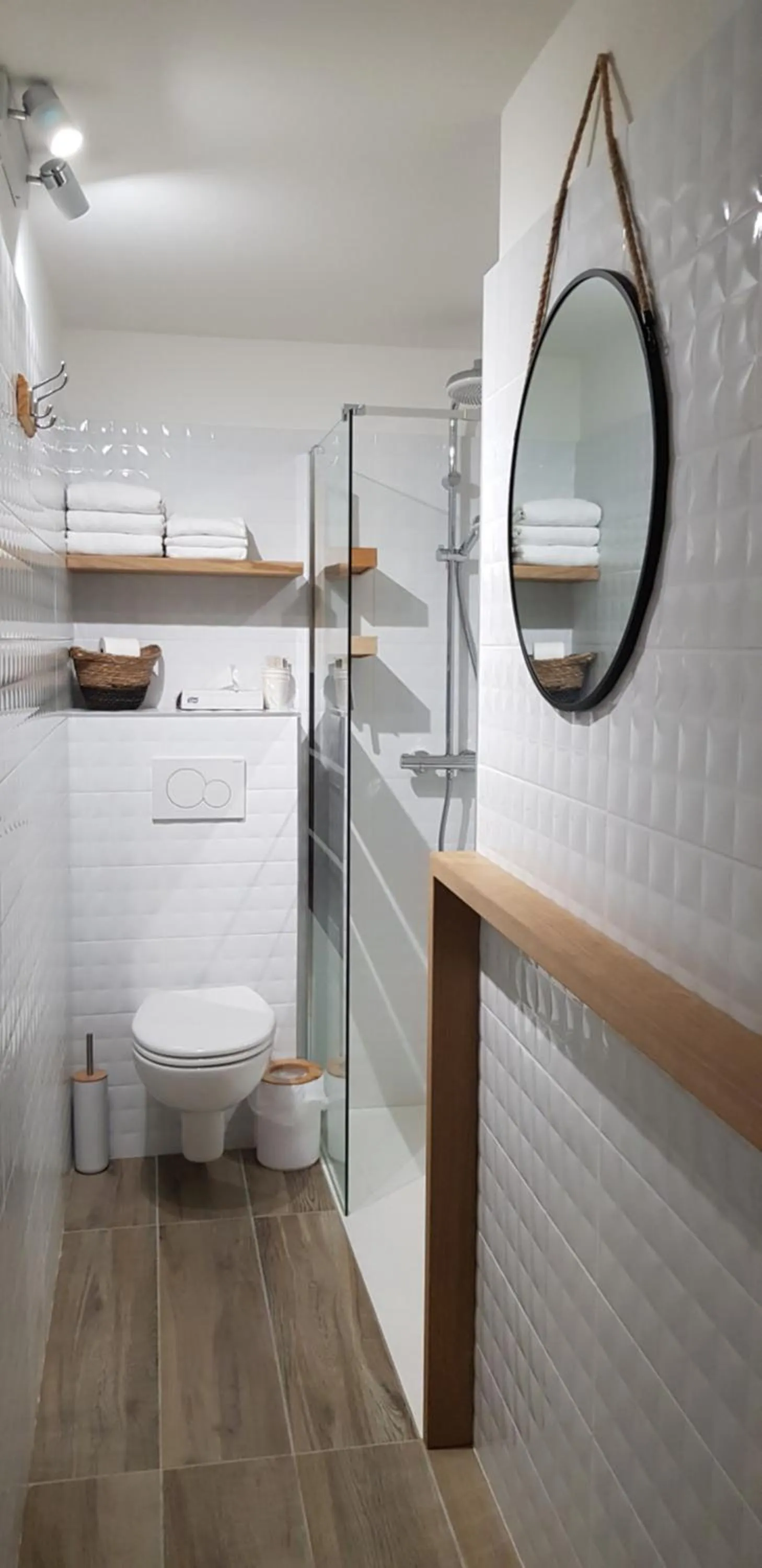 Shower in Hôtel Terminus